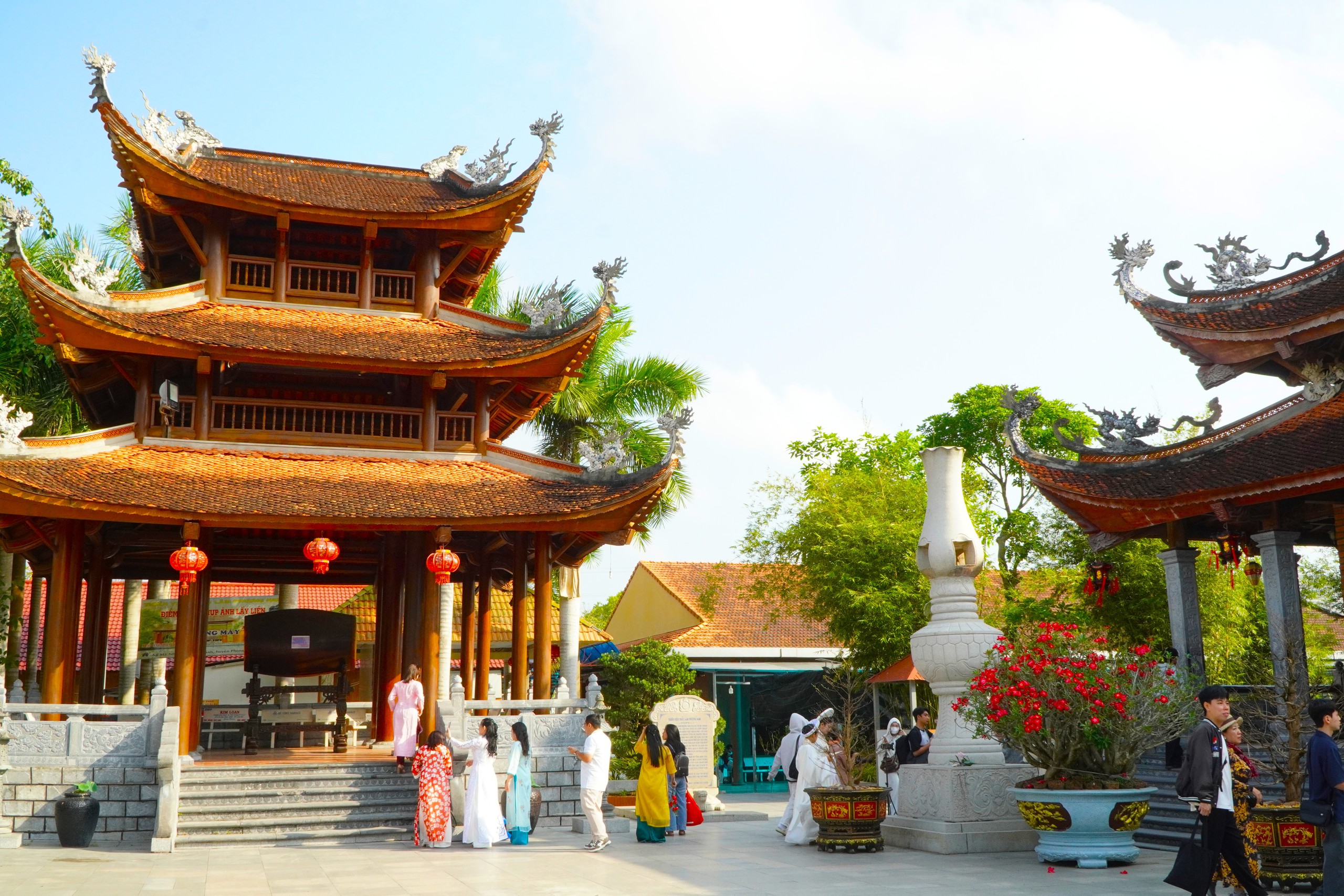 &lsquo;Phim trường ảnh tết&rsquo; thu h&uacute;t giới trẻ bậc nhất ở miền T&acirc;y- Ảnh 3.