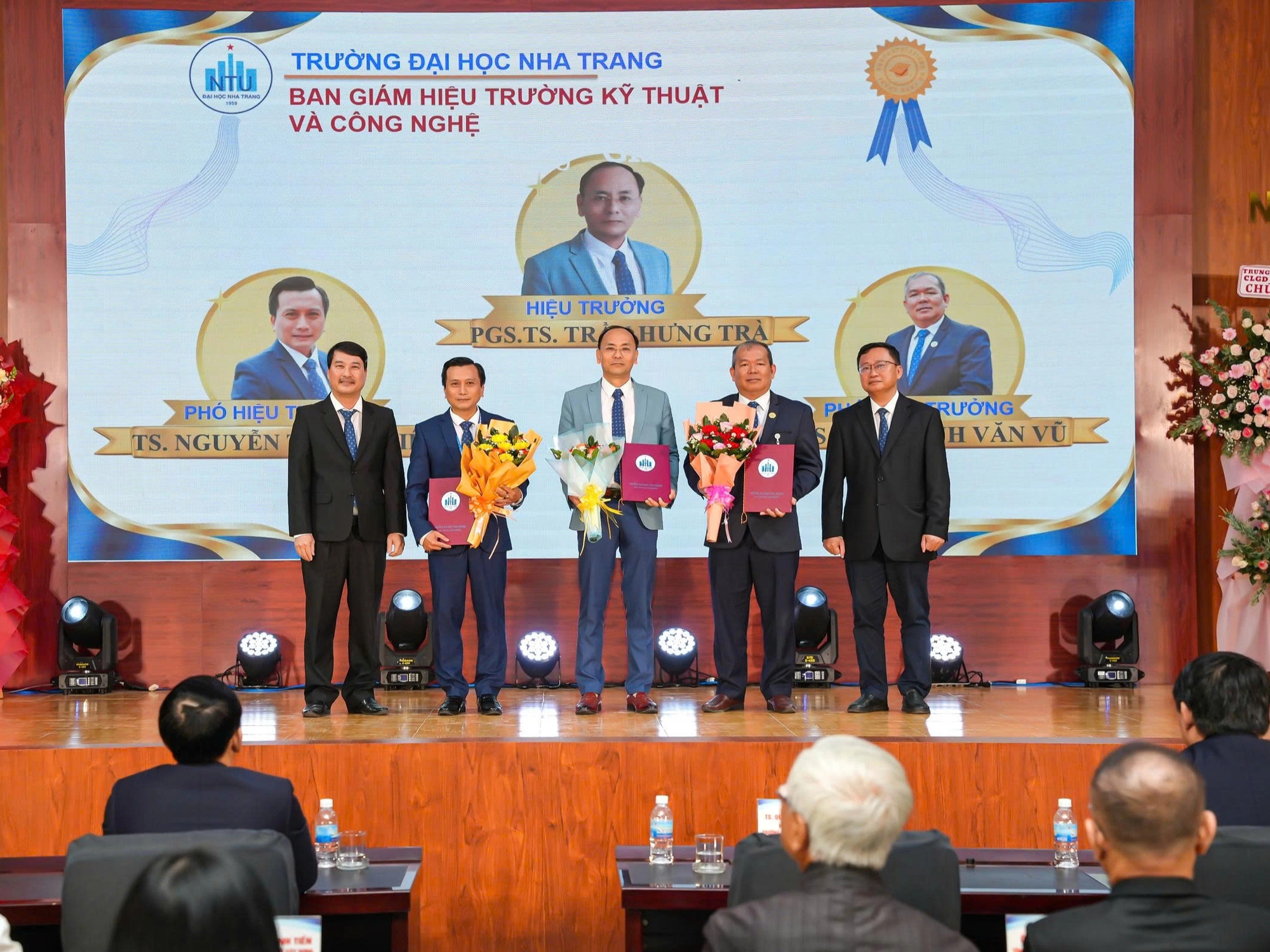 Trường ĐH Nha Trang công bố cơ cấu tổ chức giai đoạn 2025 - 2030 - Ảnh 2.