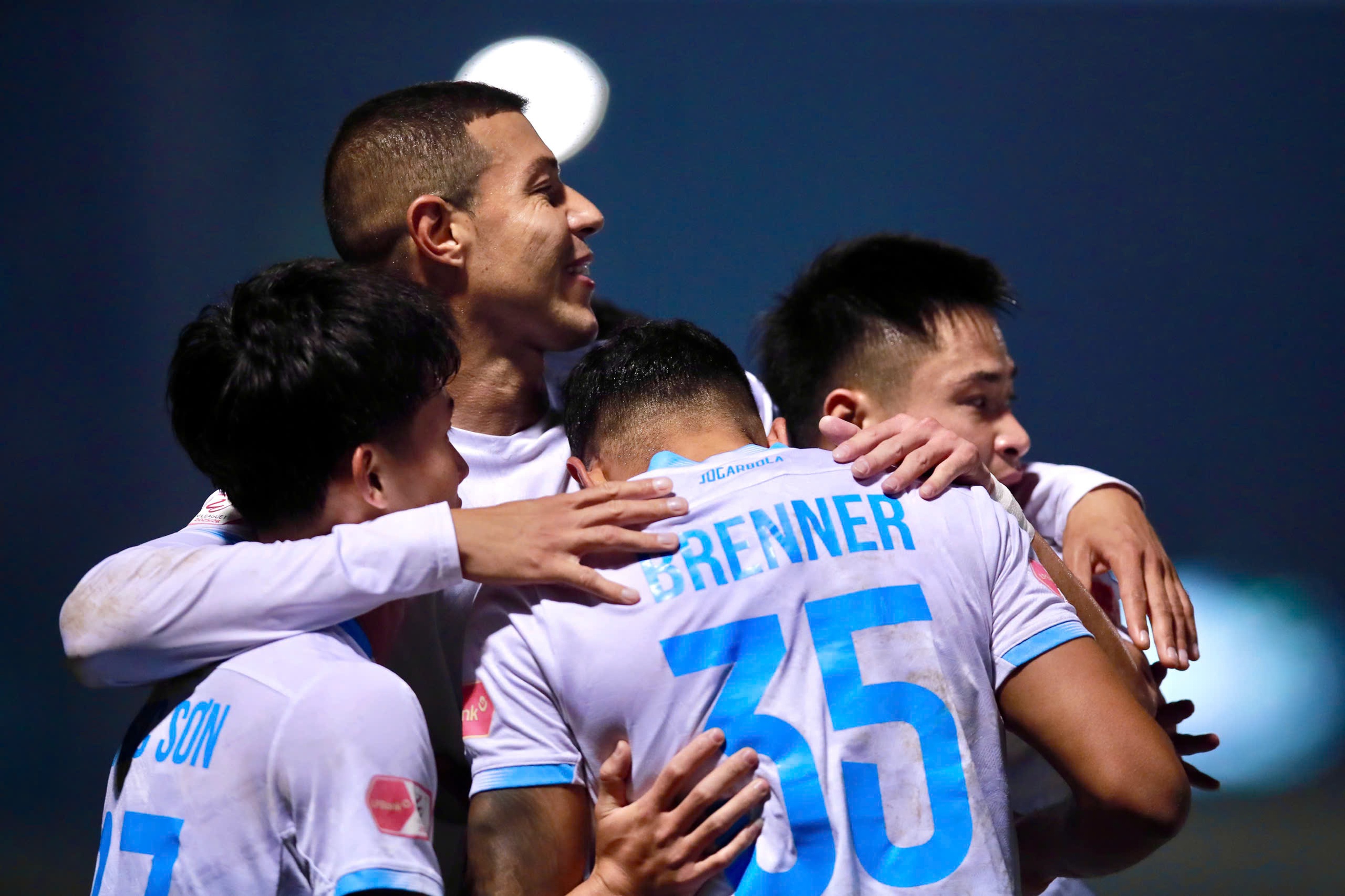 Lịch thi đấu vòng 13 V-League mới nhất: HLV Harry Kewel đối đầu ông Chu Đình Nghiêm, quá nóng!- Ảnh 10.