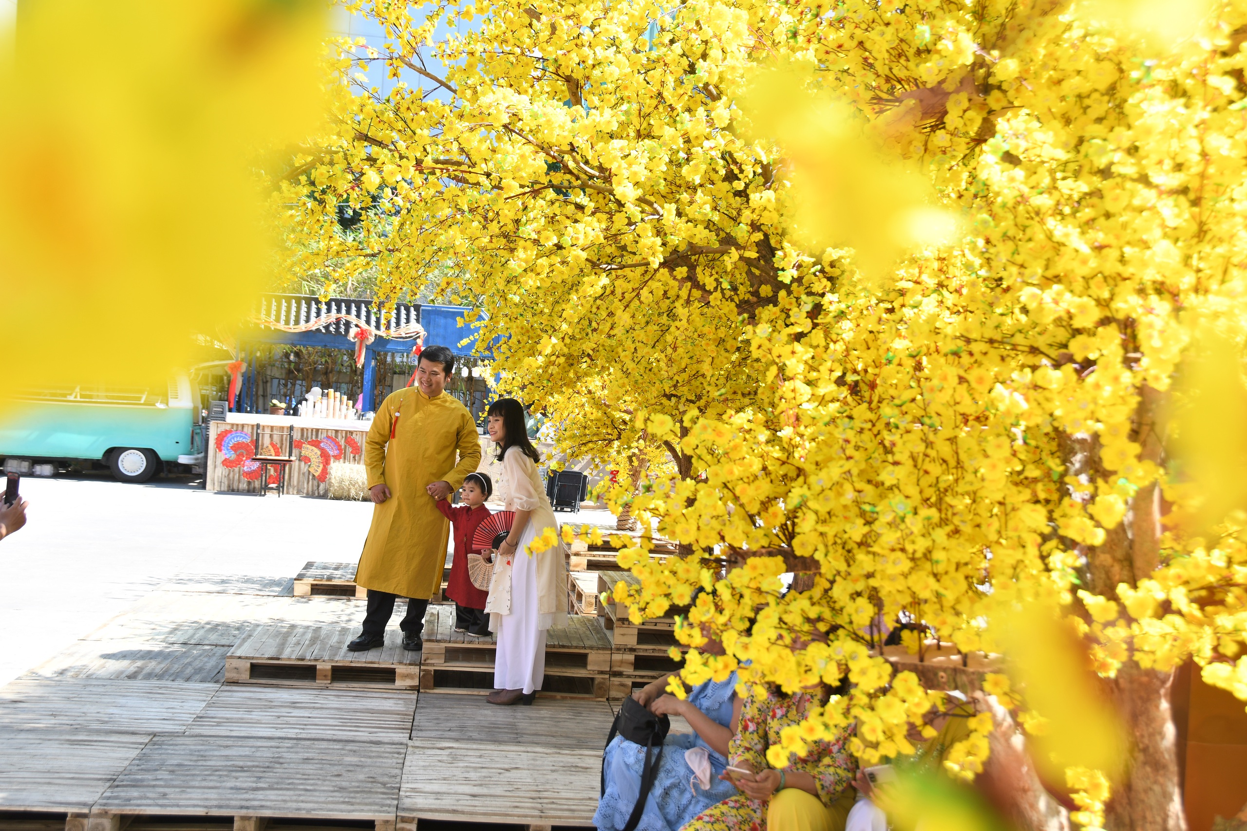 Đường mai v&agrave; d&agrave;n linh vật ngựa năm nay đẹp cỡ n&agrave;o? - Ảnh 32.
