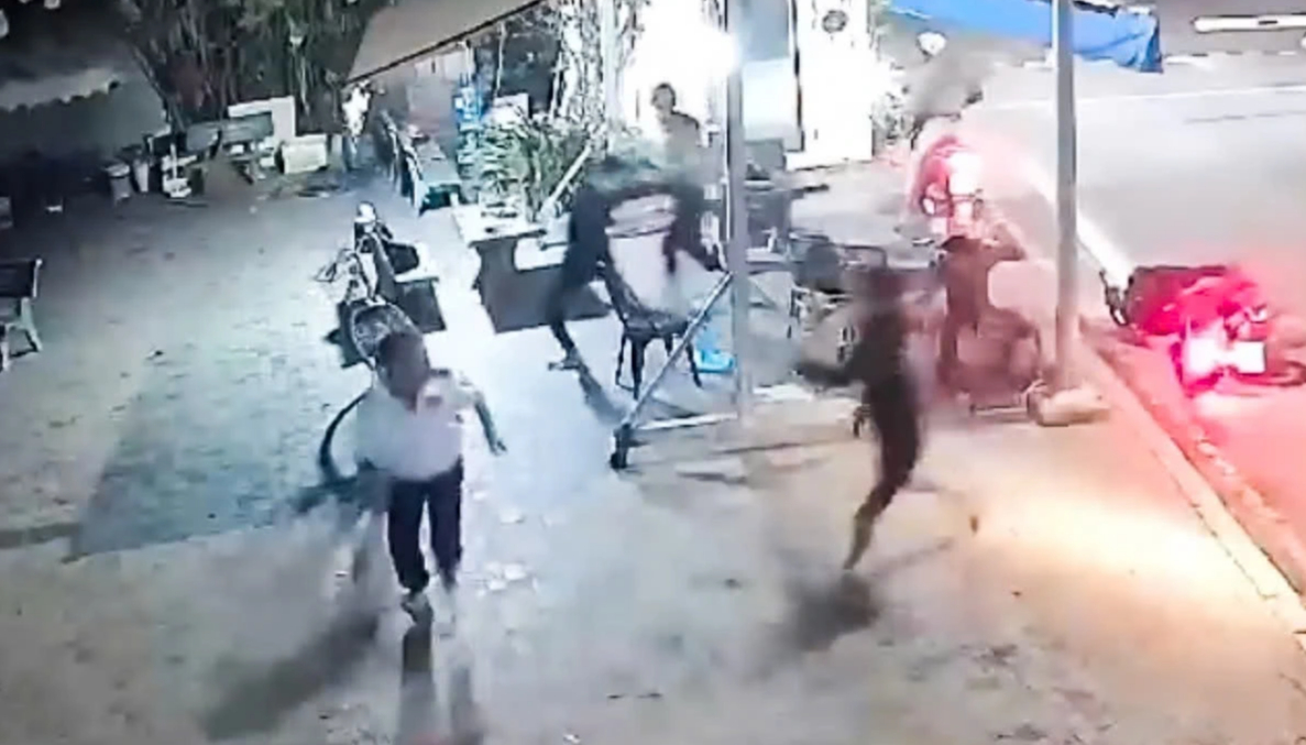 Tây Ninh: Truy tìm nhóm thanh thiếu niên đánh bảo vệ vì nẹt pô 2026 - Ảnh 1.