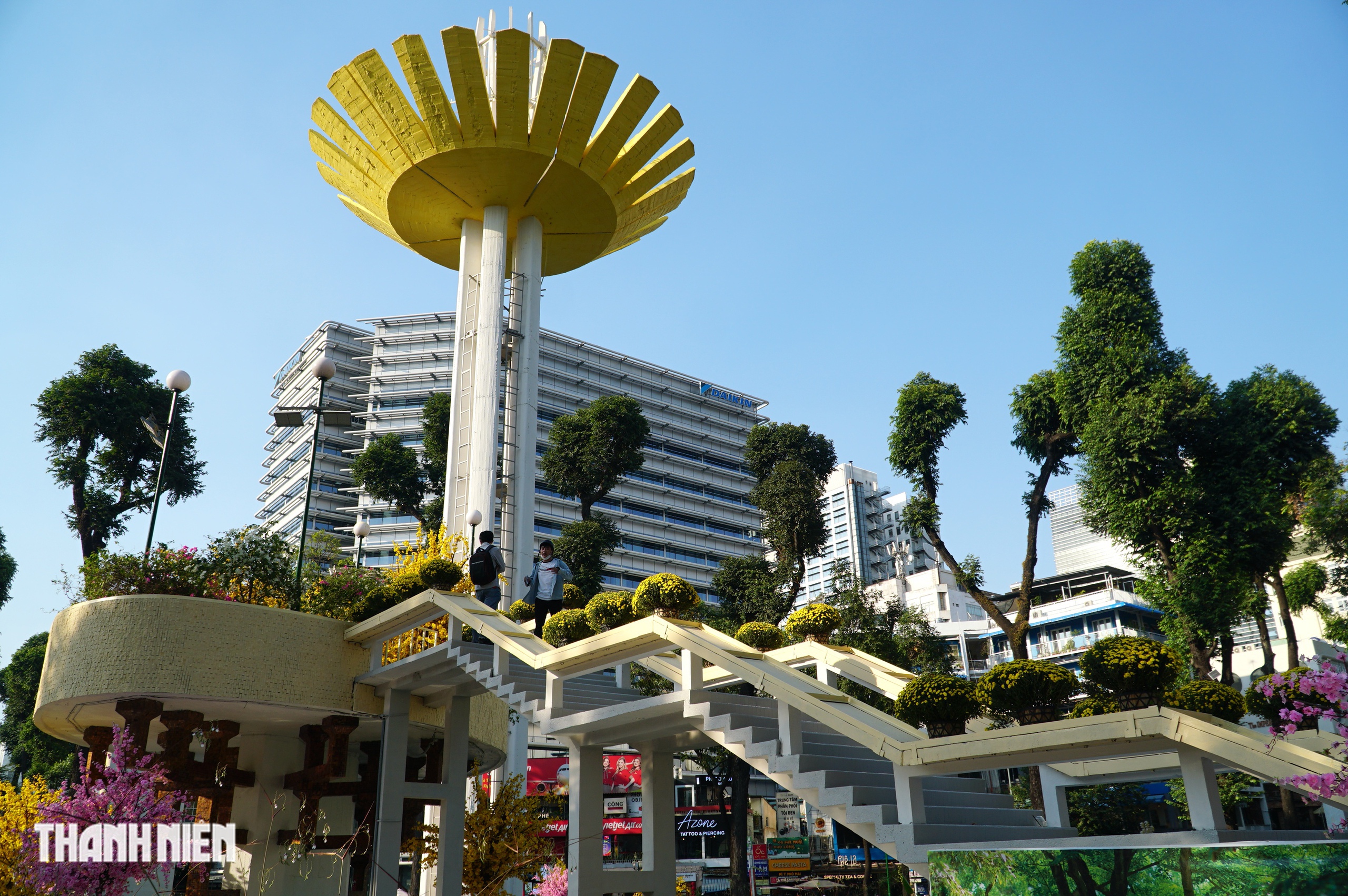 Ảnh mới nhất về Hồ Con R&ugrave;a, cầu thang bất ngờ được thay gam m&agrave;u kh&aacute;c - Ảnh 8.