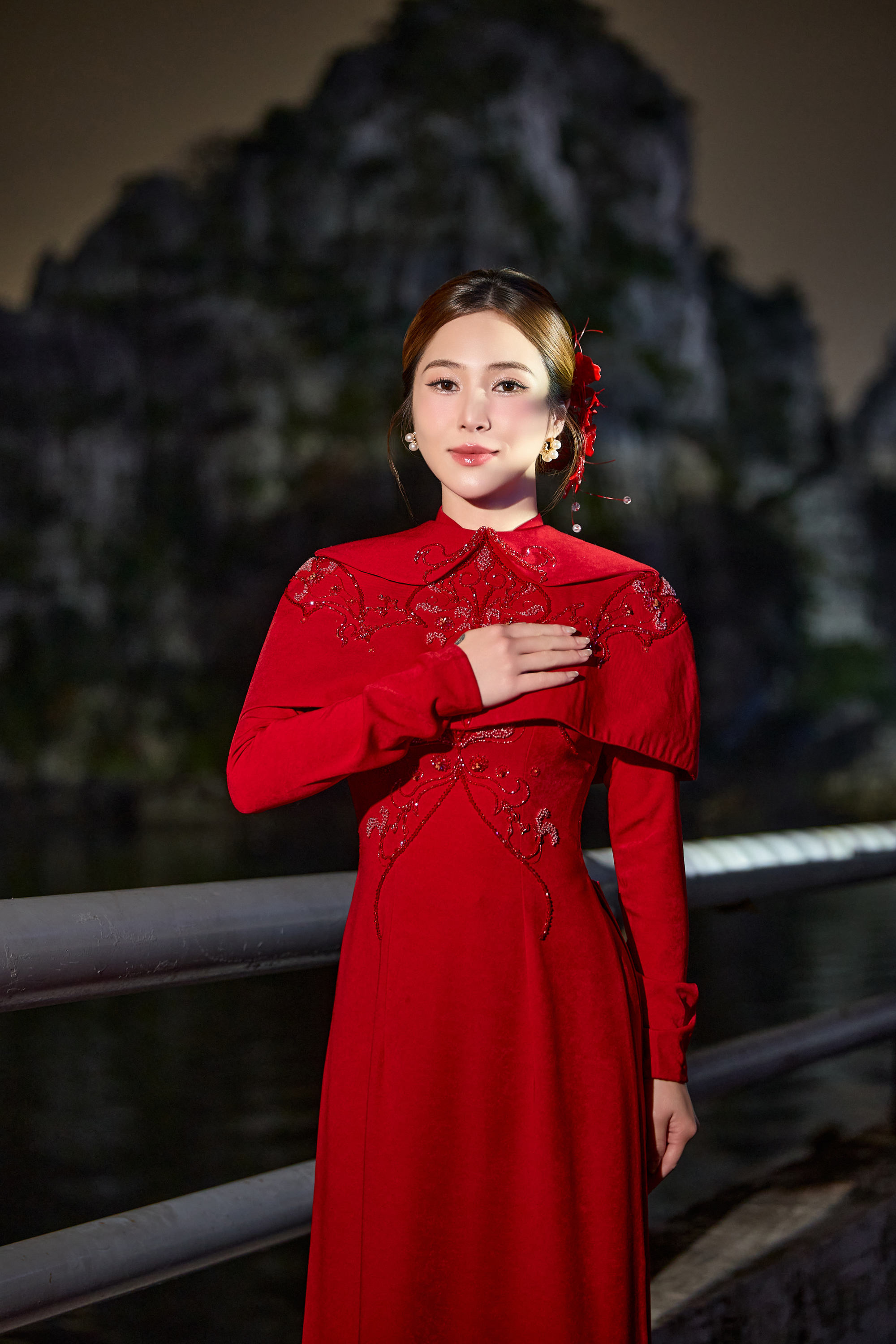 Ca sĩ Hương Tràm sau khi trở về Việt Nam- Ảnh 2.