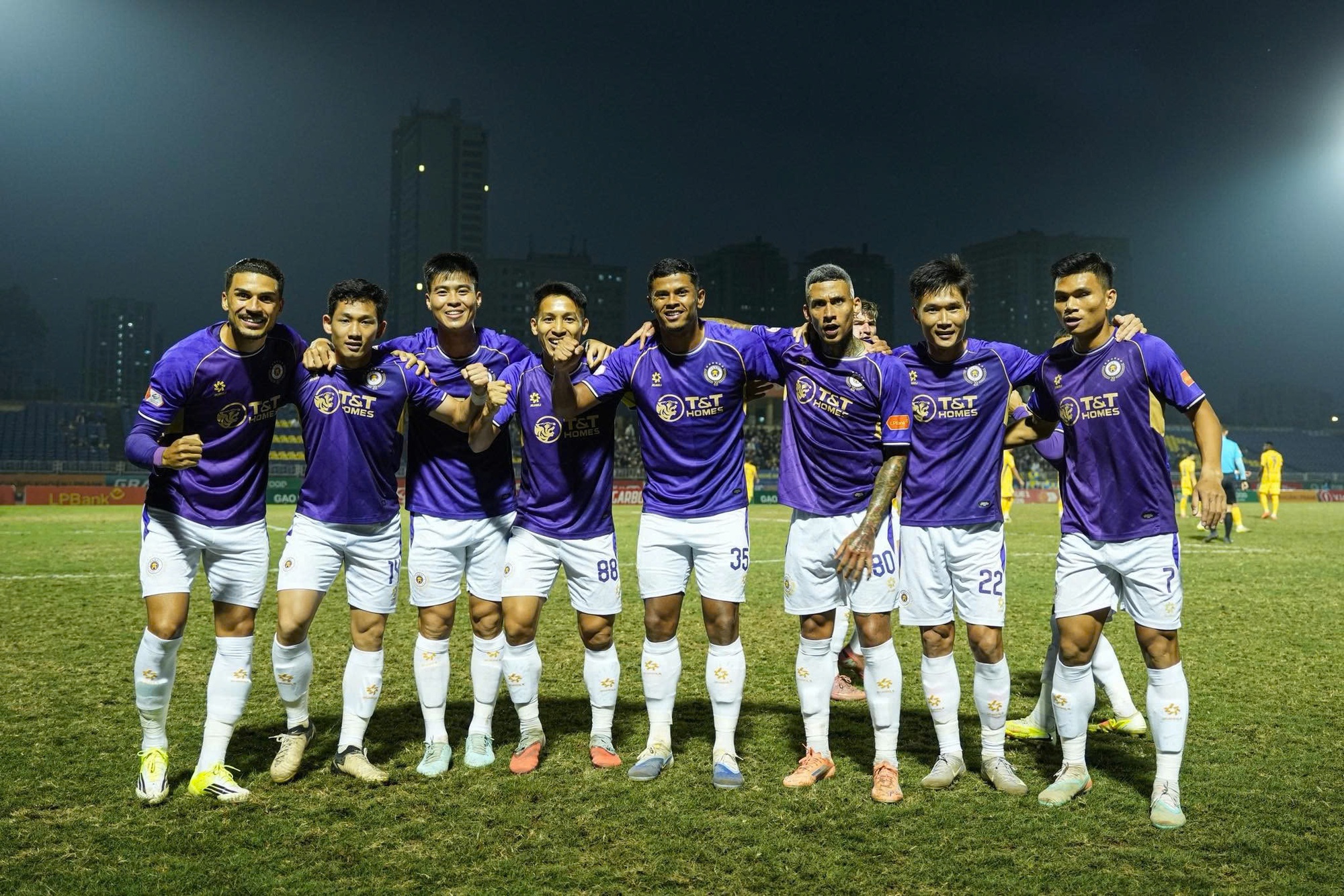 Chưa thể gạch t&ecirc;n CLB H&agrave; Nội khỏi cuộc đua v&ocirc; địch V-League- Ảnh 1.