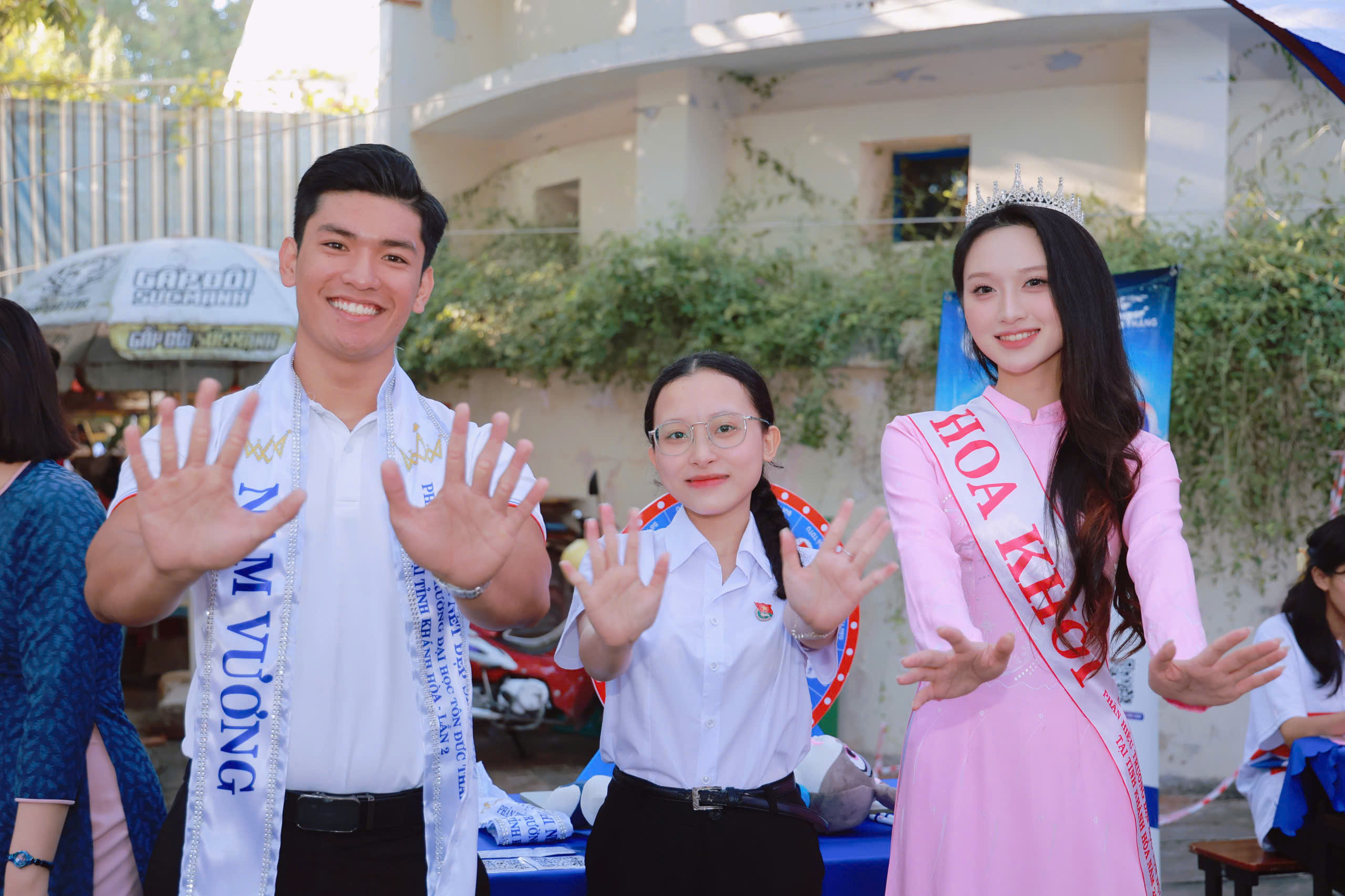 Tư vấn m&ugrave;a thi 2026 tại Kh&aacute;nh H&ograve;a: S&ocirc;i động kh&ocirc;ng gian trải nghiệm ng&agrave;nh nghề- Ảnh 3.