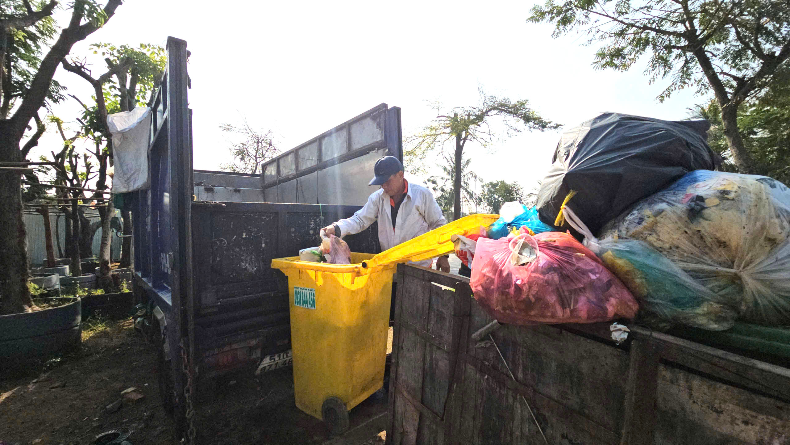 Nỗi Lòng người gom rác: Xin đừng gọi là "tiền rác tháng 13" - Ảnh 6.