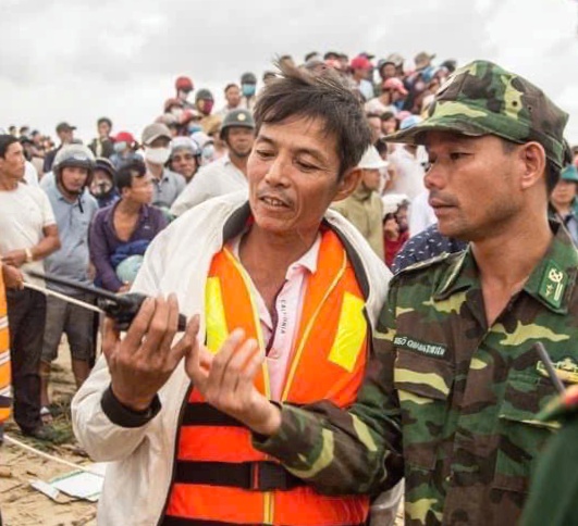 Người h&ugrave;ng V&otilde; Văn Dũng tr&ecirc;n biển Cửa Việt cứu nạn t&agrave;u c&aacute; năm 2025 - Ảnh 2.