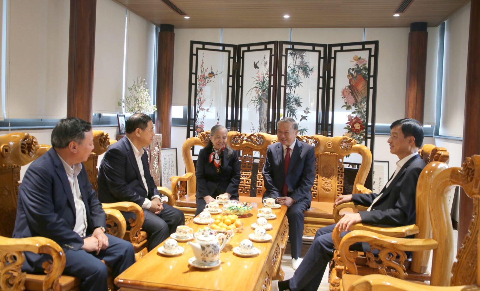 Tổng B&iacute; thư thắp hương tưởng nhớ c&aacute;c l&atilde;nh đạo Đảng, Nh&agrave; nước đ&atilde; từ trần- Ảnh 5.