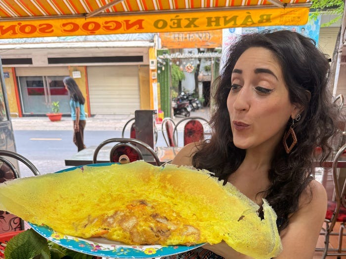 Nữ du kh&aacute;ch Mỹ quay lại TP . HCM 3 lần trong năm 2026 v&igrave; ẩm thực tuyệt vời - Ảnh 3.