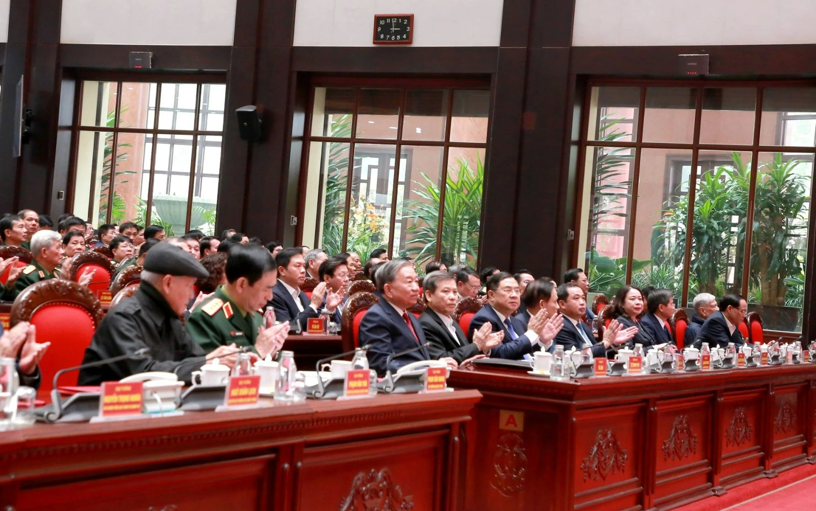 Tổng B&iacute; thư T&ocirc; L&acirc;m gặp mặt tướng lĩnh qu&acirc;n đội nghỉ hưu, nghỉ c&ocirc;ng t&aacute;c - Ảnh 2.