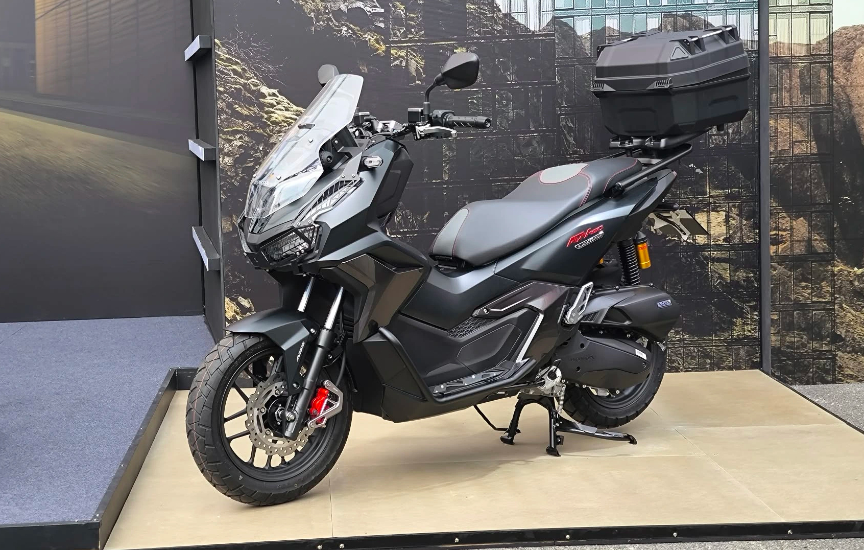 Honda ADV160 2026 nâng cấp mới với công nghệ hiện đại và thiết kế hấp dẫn - Ảnh 2.