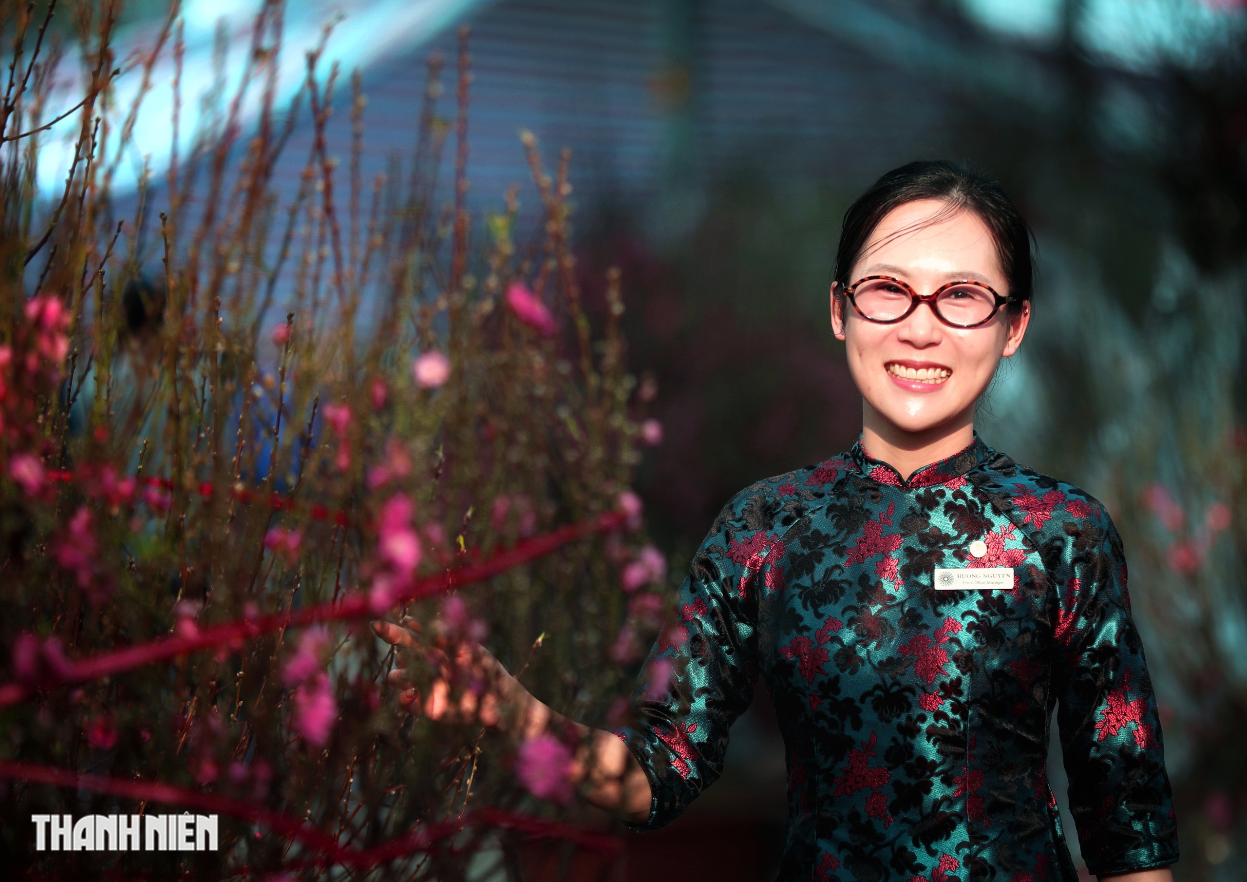 Chợ hoa đ&agrave;o lớn nhất TP.HCM - Ảnh 11.