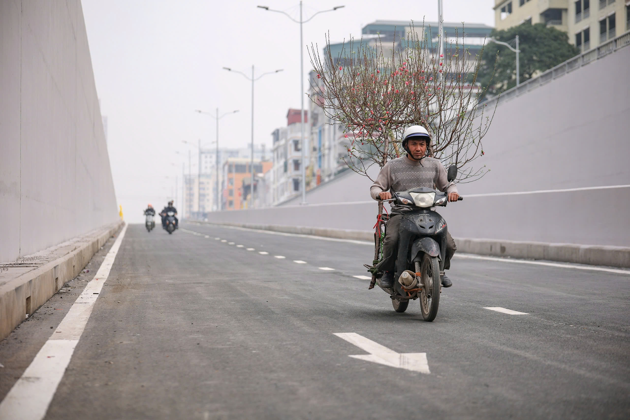 H&igrave;nh h&agrave;i hầm chui gần 800 tỉ đưa v&agrave;o khai th&aacute;c tạm dịp tết ở H&agrave; Nội- Ảnh 5.
