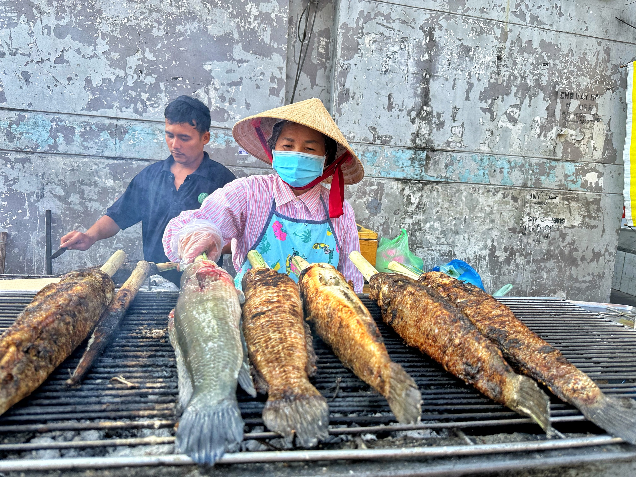 C&aacute; l&oacute;c nướng c&uacute;ng &ocirc;ng T&aacute;o: B&agrave; chủ ở TP.HCM năm ngo&aacute;i bật kh&oacute;c, nay thế n&agrave;o?- Ảnh 1.