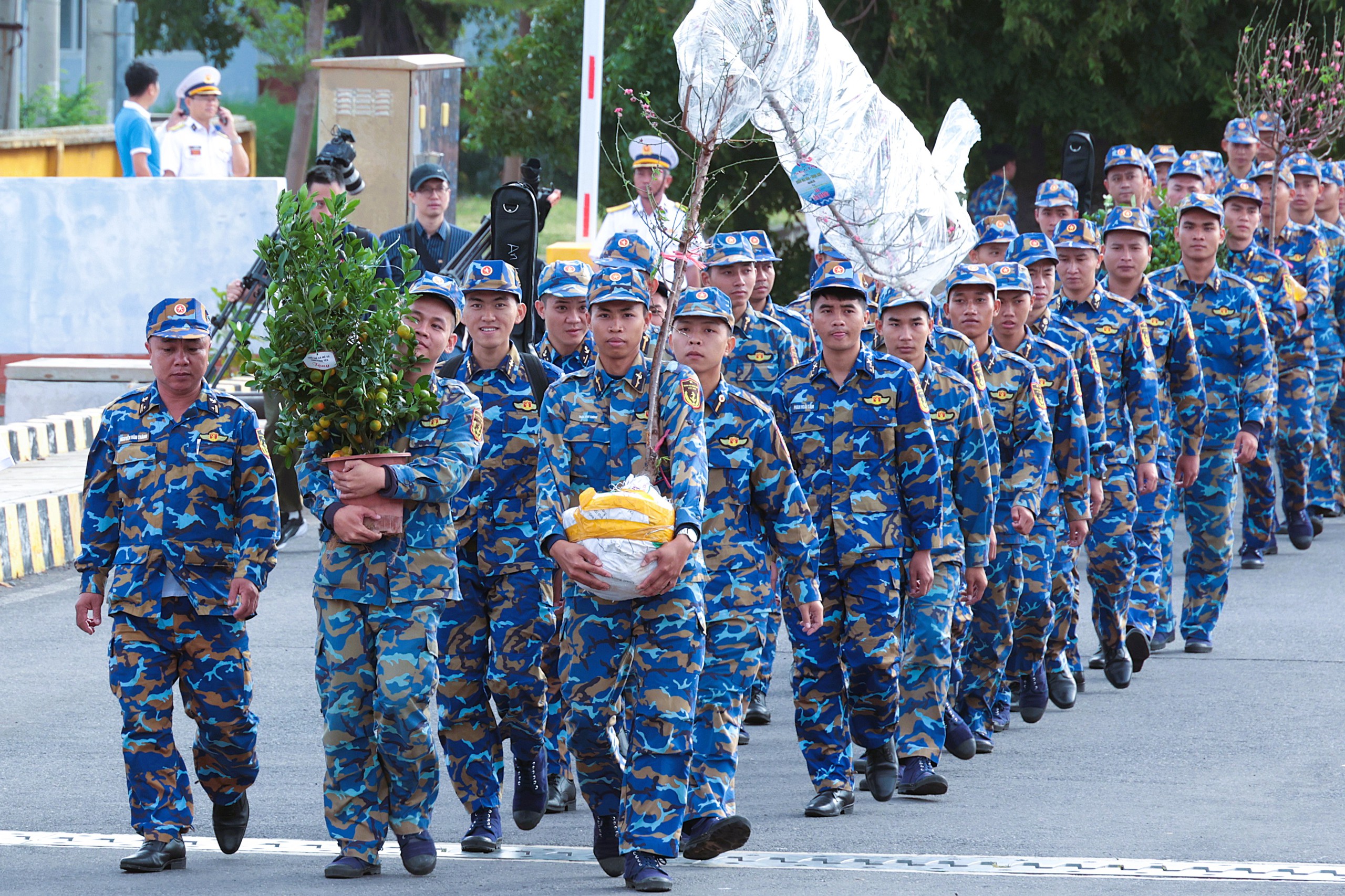 Tết ở Trường Sa - Kỳ 2: Đốm lửa Cam Ranh- Ảnh 4.