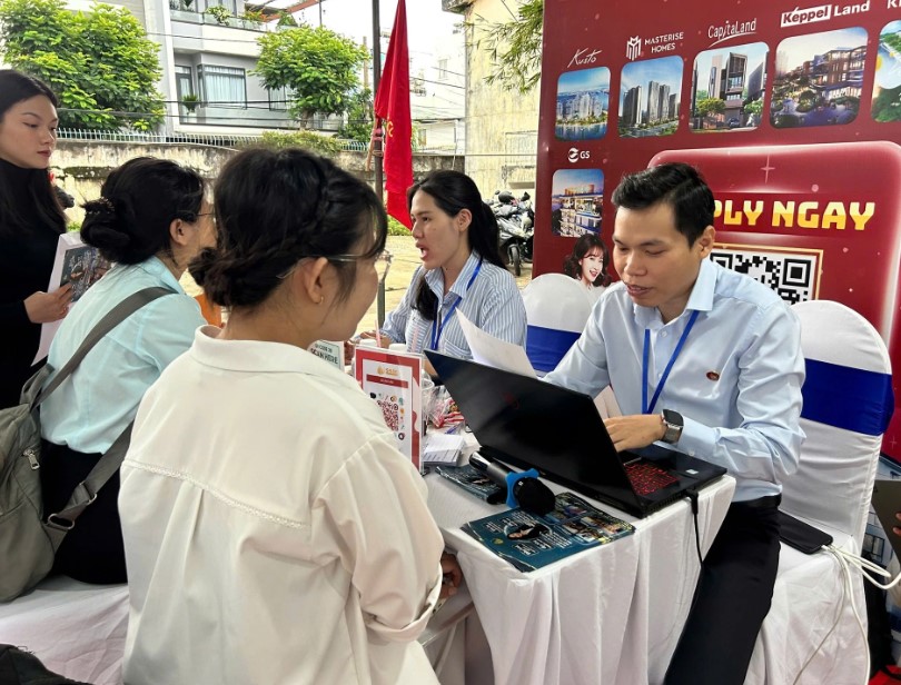 Chuyển việc sau tết: Xu hướng của giới trẻ tìm kiếm cơ hội mới năm 2026 - Ảnh 2.