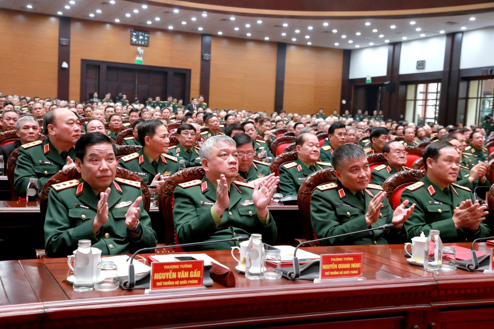 Tổng B&iacute; thư T&ocirc; L&acirc;m gặp mặt tướng lĩnh qu&acirc;n đội nghỉ hưu, nghỉ c&ocirc;ng t&aacute;c - Ảnh 4.