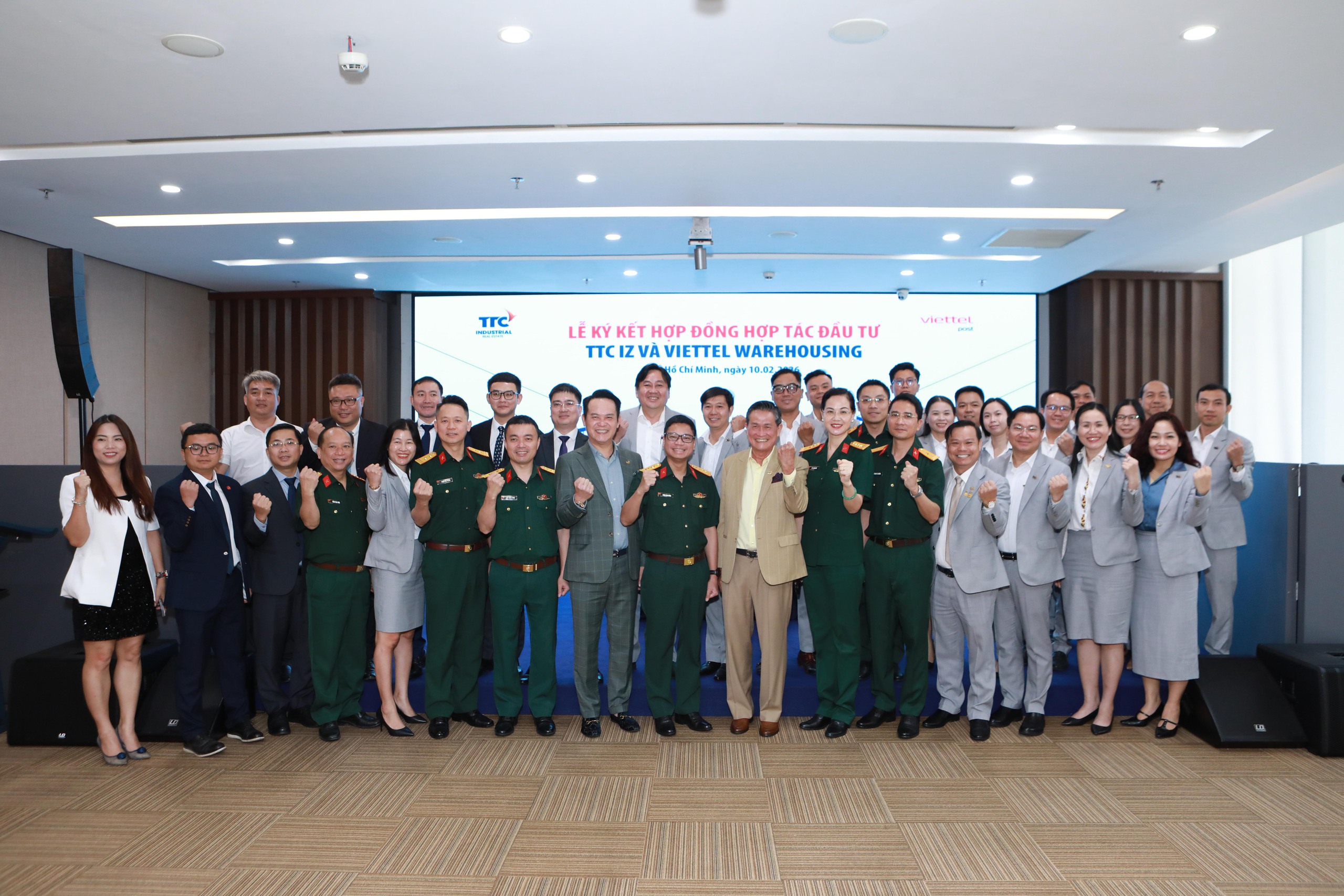 TTC IZ ký kết hợp đồng hợp tác đầu tư với Viettel Warehousing- Ảnh 1.