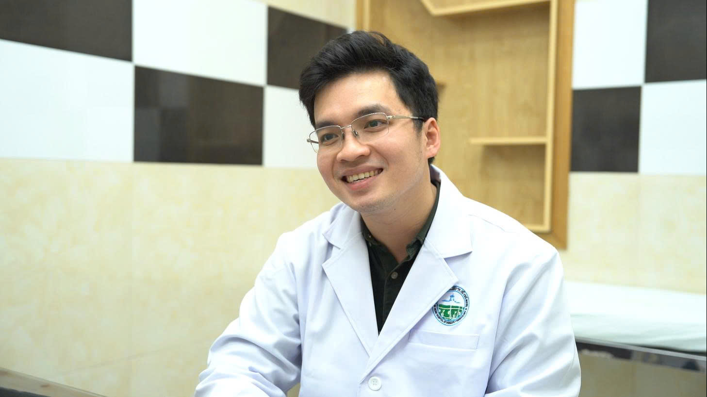 Thẩm mỹ chui, l&agrave;m đẹp gi&aacute; rẻ: Hậu quả ra sao?  - Ảnh 1.