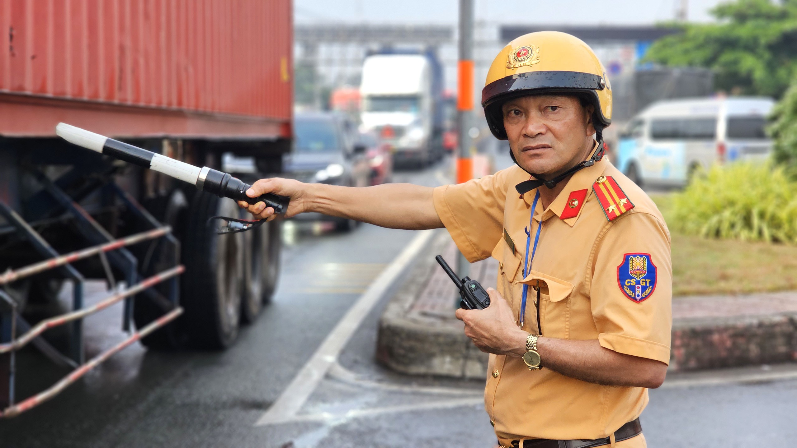 Cửa ng&otilde; ph&iacute;a t&acirc;y TP.HCM &ugrave;n ứ: Về qu&ecirc; ăn tết lại gặp mưa lớn- Ảnh 8.