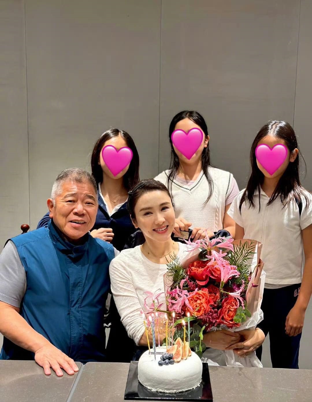 Cuộc sống hiện tại của phu nhân hào môn Lê Tư sau khi giải nghệ - Ảnh 3.