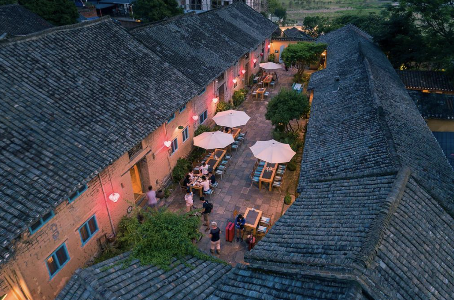 Những món ăn may mắn được du khách Việt yêu thích dịp tết - Ảnh 1.