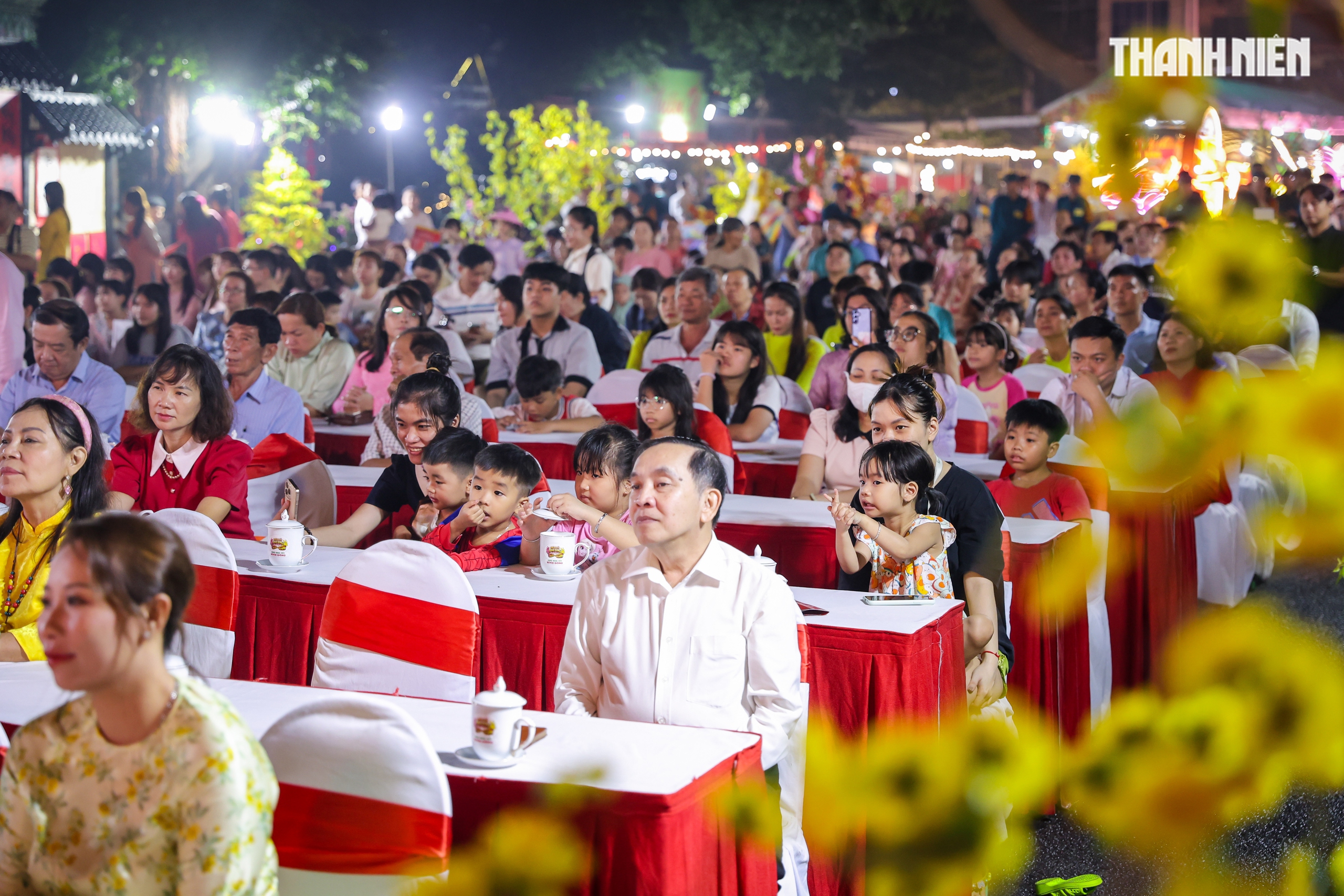 S&ocirc;i động mua sắm Tết tại &ldquo;Chợ hoa tết B&igrave;nh Đ&ocirc;ng&rdquo; với hơn 500 gian h&agrave;ng - Ảnh 2.