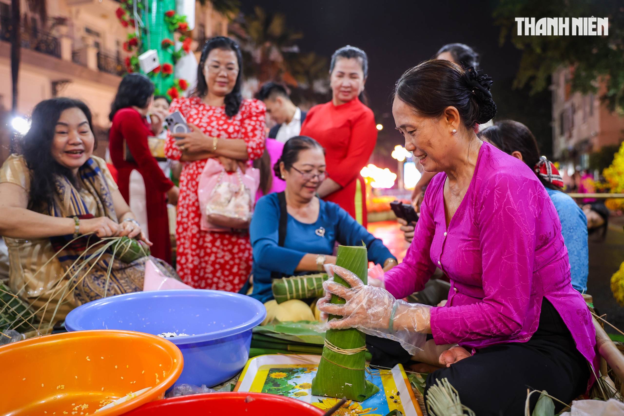 S&ocirc;i động mua sắm Tết tại &ldquo;Chợ hoa tết B&igrave;nh Đ&ocirc;ng&rdquo; với hơn 500 gian h&agrave;ng - Ảnh 7.