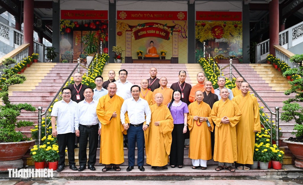 Chủ tịch UBND TP.HCM Nguyễn Văn Được thăm, ch&uacute;c tết Gi&aacute;o hội Phật gi&aacute;o Việt Nam - Ảnh 5.
