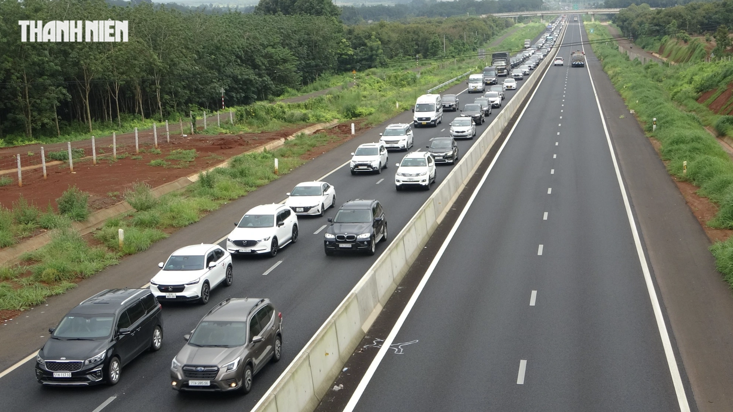 5 mẹo tr&aacute;nh kẹt xe cao tốc hiệu quả khi l&aacute;i &ocirc; t&ocirc; về qu&ecirc; Tết 2026 - Ảnh 1.