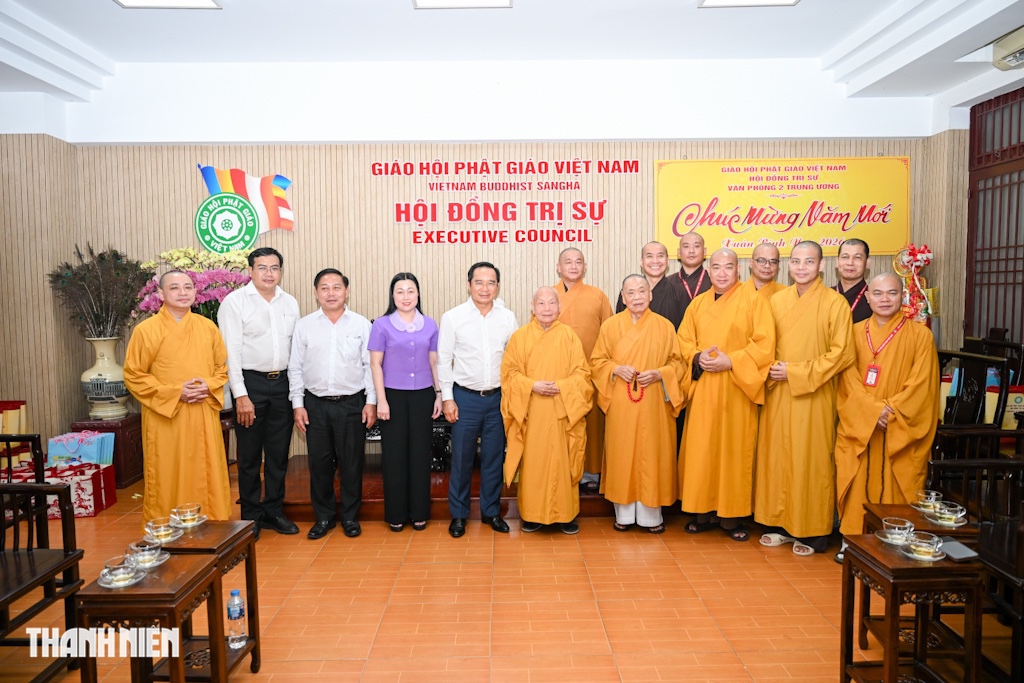 Chủ tịch UBND TP.HCM Nguyễn Văn Được thăm, ch&uacute;c tết Gi&aacute;o hội Phật gi&aacute;o Việt Nam - Ảnh 3.