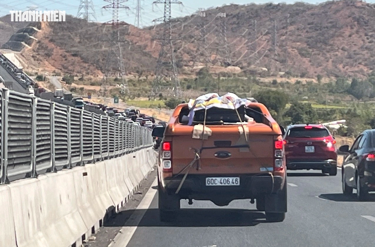 5 mẹo tr&aacute;nh kẹt xe cao tốc hiệu quả khi l&aacute;i &ocirc; t&ocirc; về qu&ecirc; Tết 2026 - Ảnh 3.