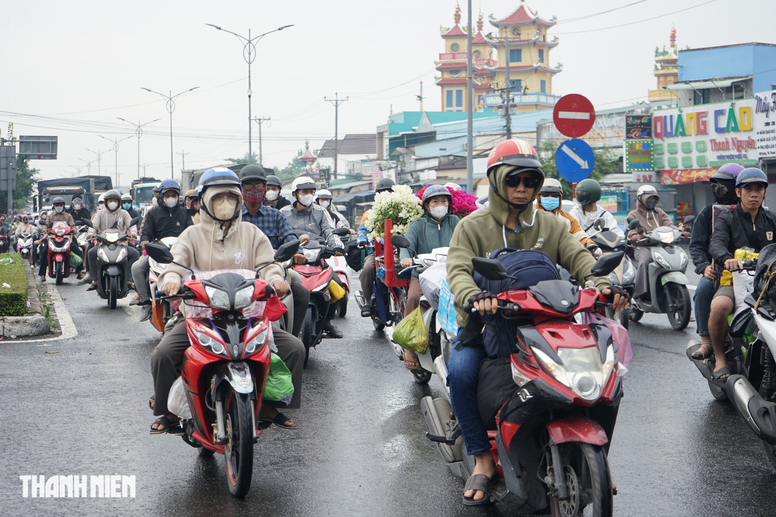 Tình hình giao thông tại các cửa ngõ về miền Tây chiều 24 tết- Ảnh 1.