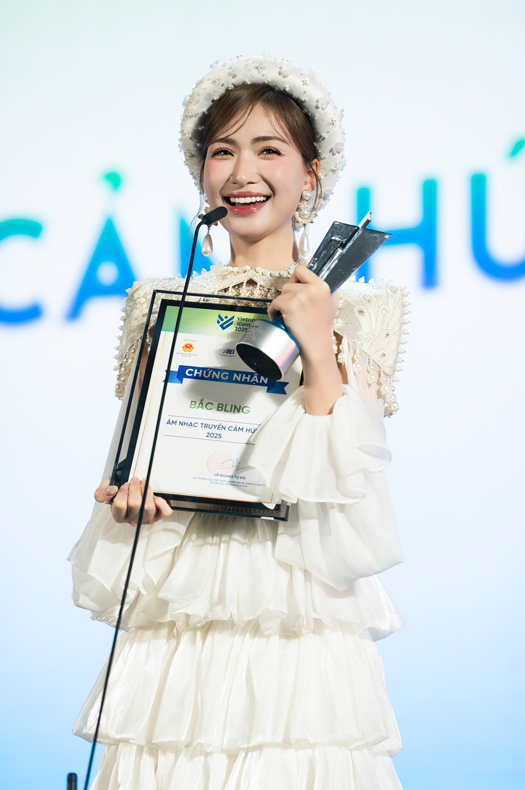 Năm 2025 đáng nhớ của Hòa Minzy- Ảnh 1.