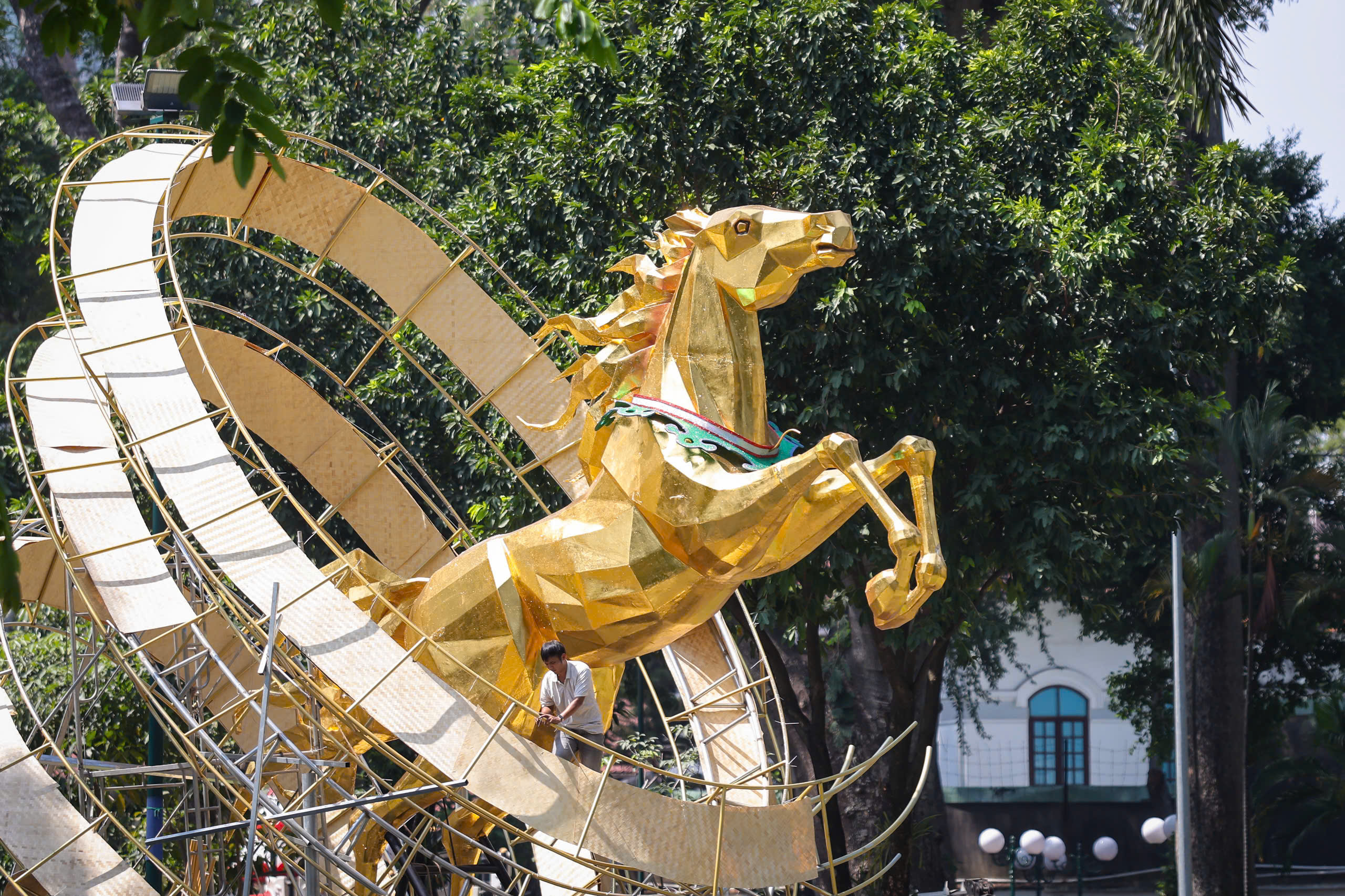 Lần đầu hội hoa xu&acirc;n TP.HCM c&oacute; diễu h&agrave;nh, tr&igrave;nh diễn ngựa quốc tế ở Tao Đ&agrave;n - Ảnh 6.