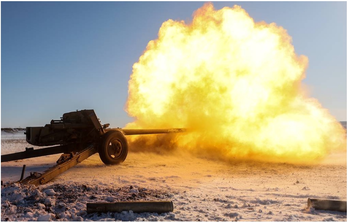 Chiến sự Ukraine ngày 1.449: Ukraine tấn công nhà máy lọc dầu, 12 vùng của Nga? - Ảnh 1.