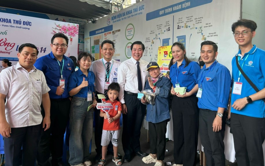 Giới trẻ TP . HCM chung tay mang tết đến cho người khó khăn năm 2026 - Ảnh 3. Giới trẻ TP . HCM chung tay mang tết đến cho người khó khăn năm 2026 - Ảnh 3.