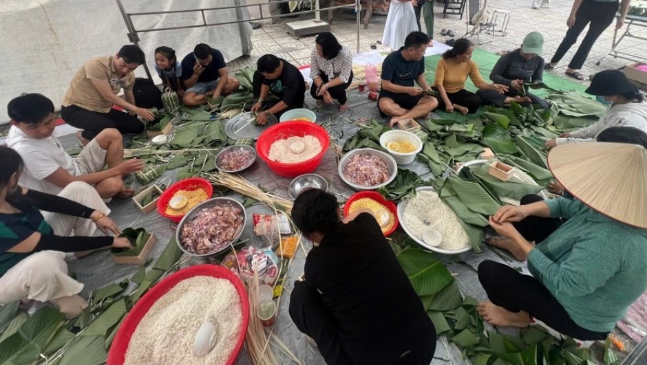 Giới trẻ TP . HCM chung tay mang tết đến cho người khó khăn năm 2026 - Ảnh 4. Giới trẻ TP . HCM chung tay mang tết đến cho người khó khăn năm 2026 - Ảnh 4.