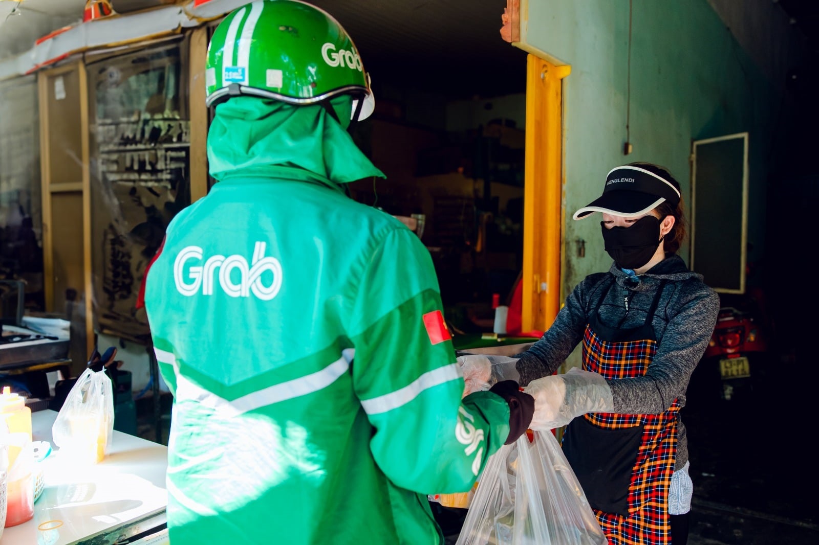 Ng&agrave;nh bận rộn nhất dịp cao điểm tết- Ảnh 3.