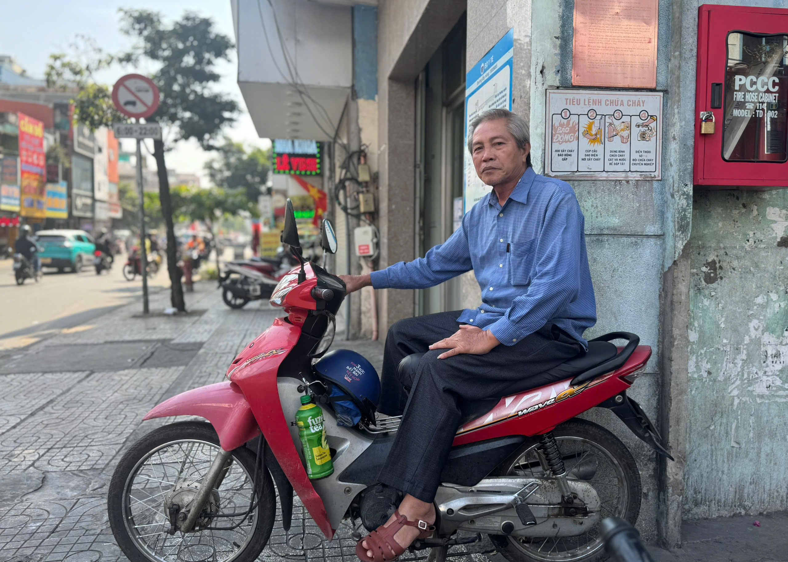 Xe ôm và 'bão' xe công nghệ ở TP.HCM: Khi 'thuật toán' trở thành đối thủ- Ảnh 1.