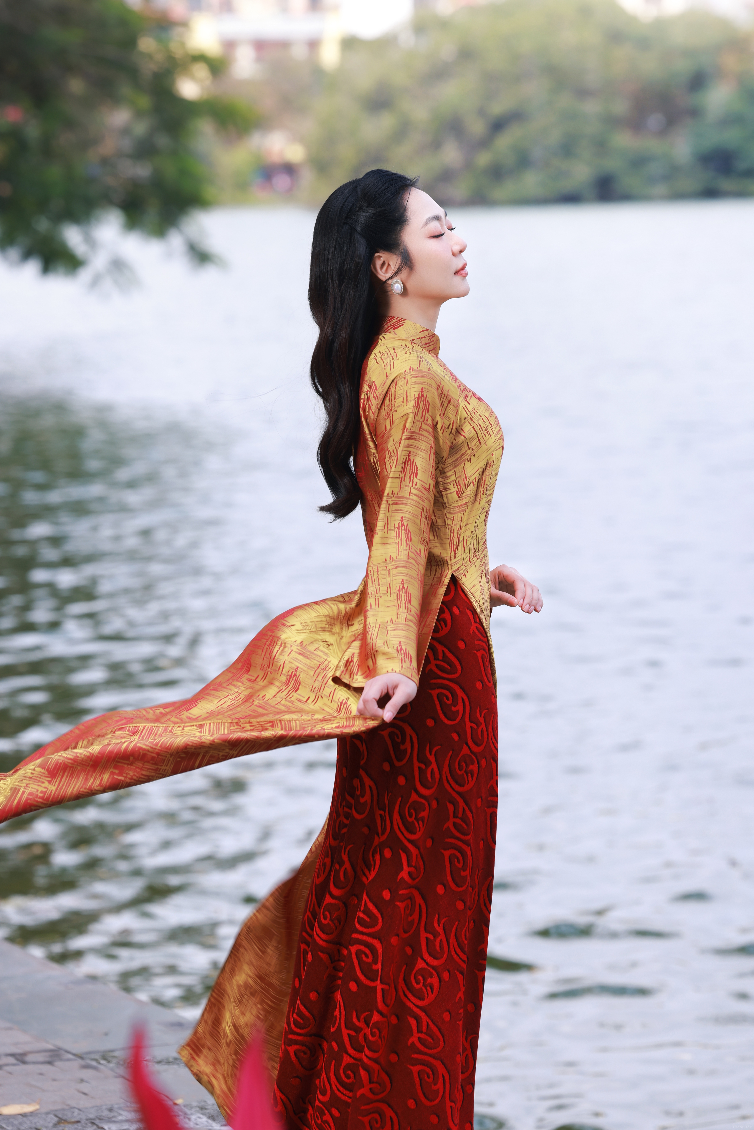 Hà Thanh Xuân hóa ‘nàng thơ’, khoe nhan sắc ở tuổi 38 - Ảnh 7.