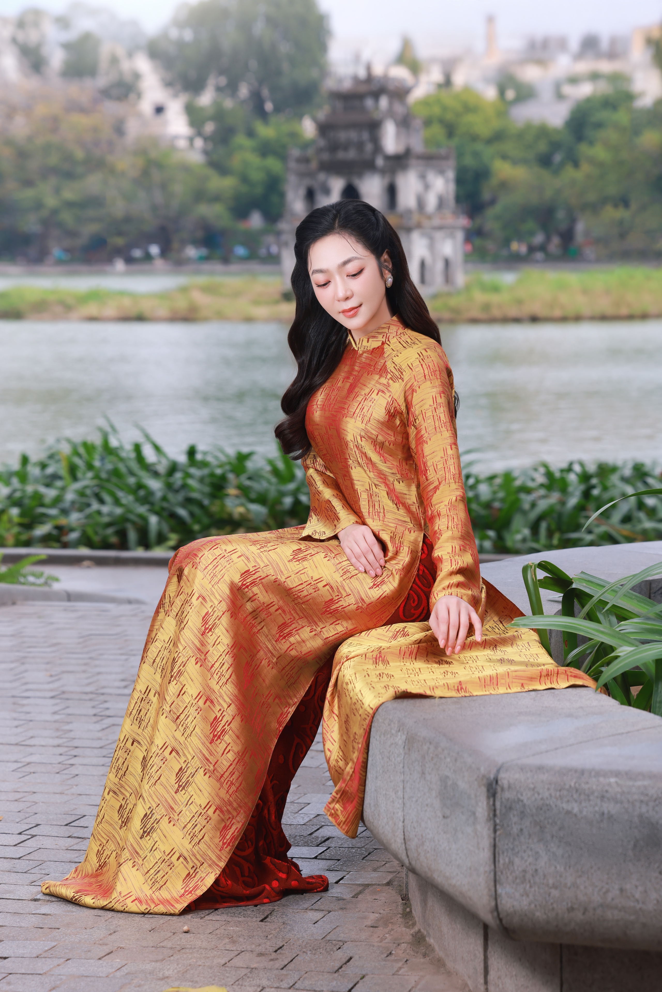 Hà Thanh Xuân hóa ‘nàng thơ’, khoe nhan sắc ở tuổi 38 - Ảnh 4.