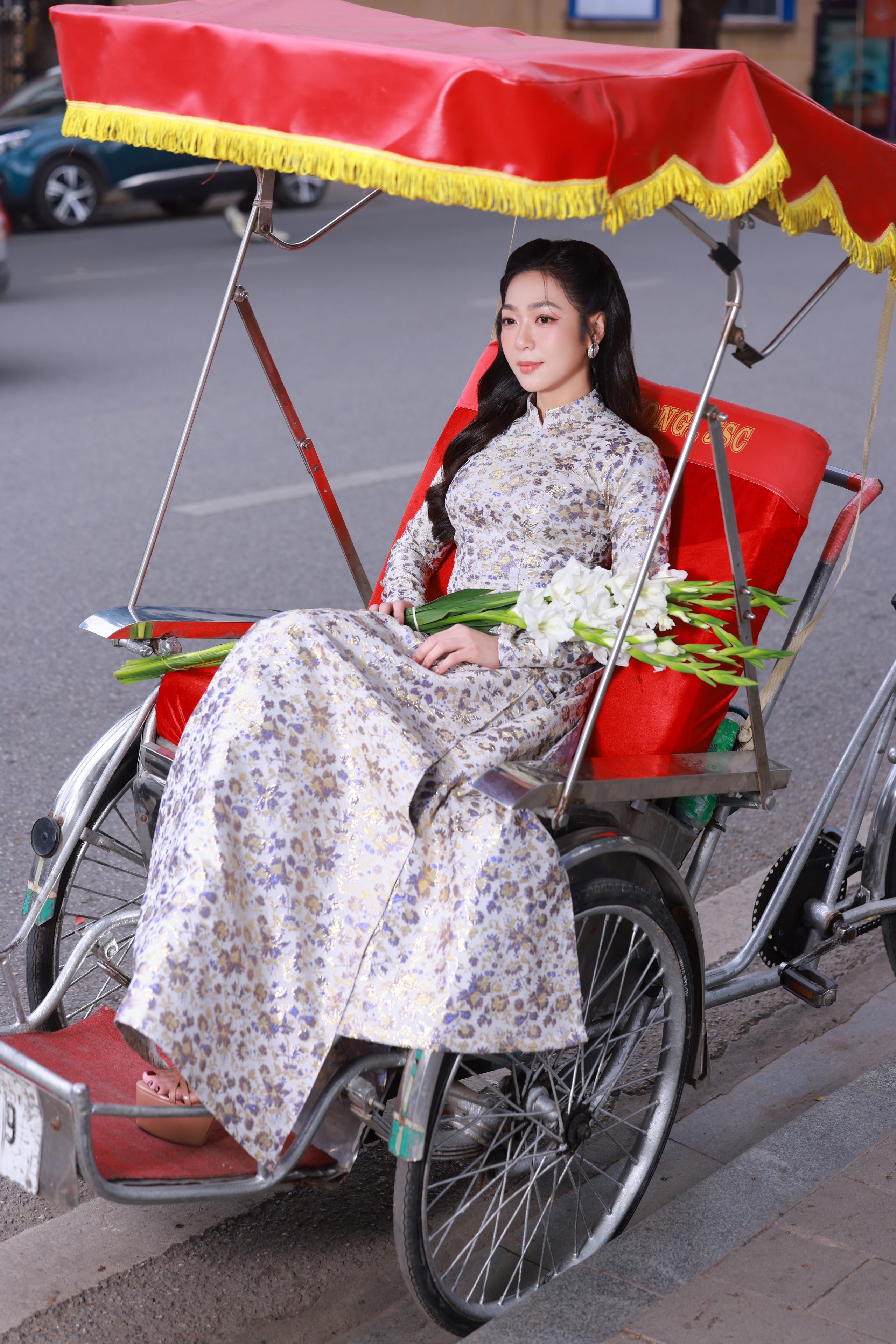 Hà Thanh Xuân hóa ‘nàng thơ’, khoe nhan sắc ở tuổi 38 - Ảnh 2.