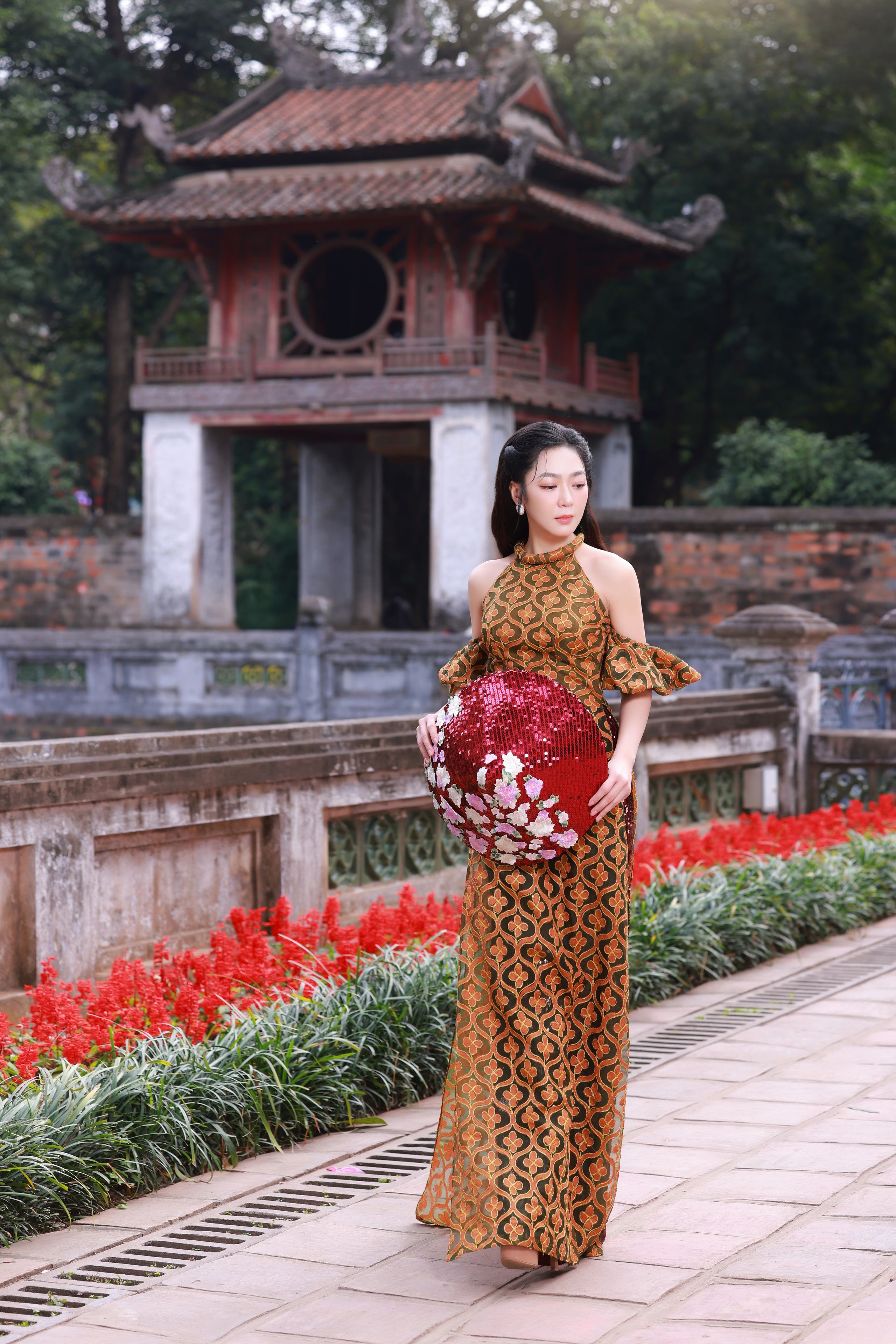 Hà Thanh Xuân hóa ‘nàng thơ’, khoe nhan sắc ở tuổi 38 - Ảnh 3.