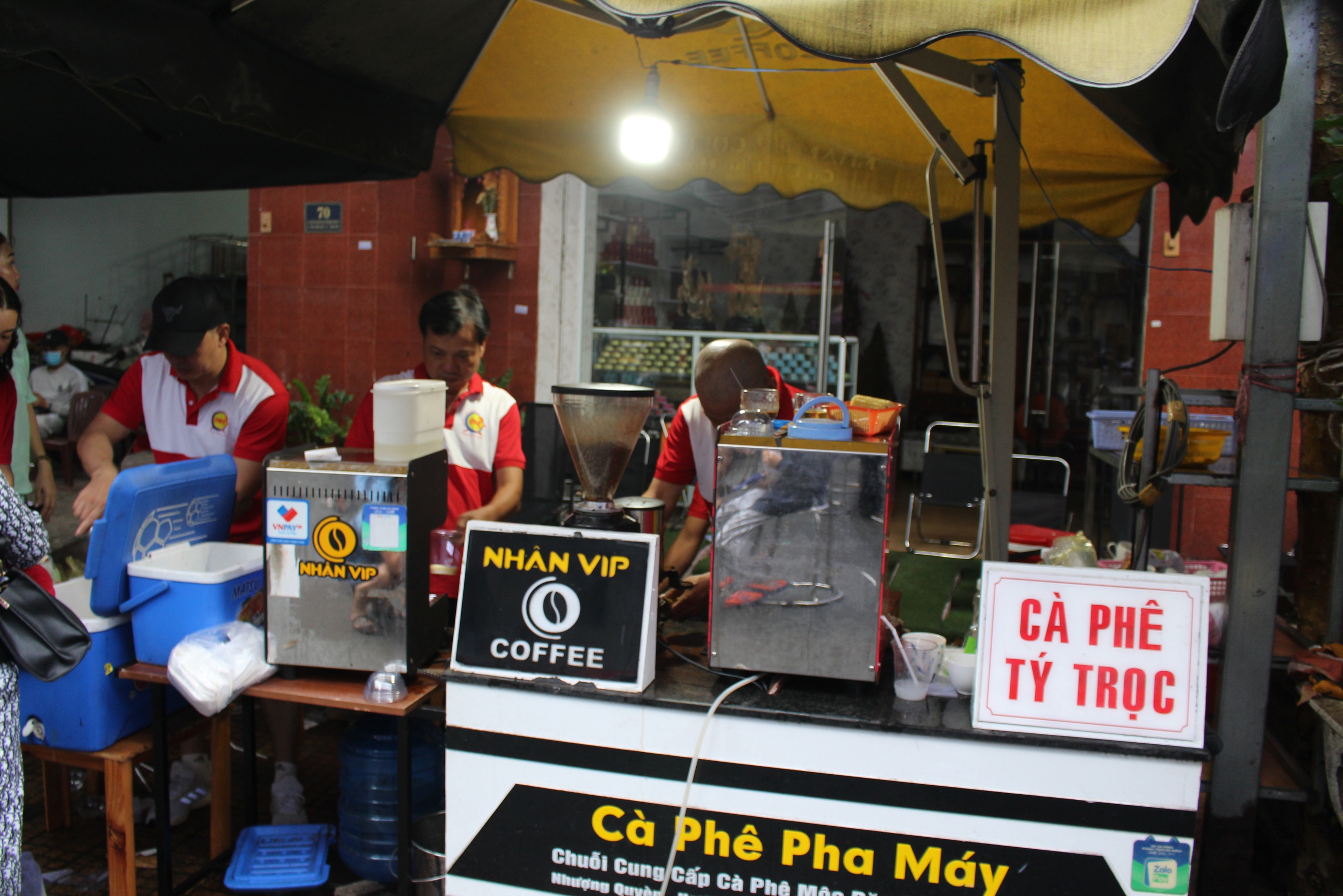 Điều đặc biệt về chuyến xe nghĩa tình ‘bao’ từ A đến Z   - Ảnh 3.