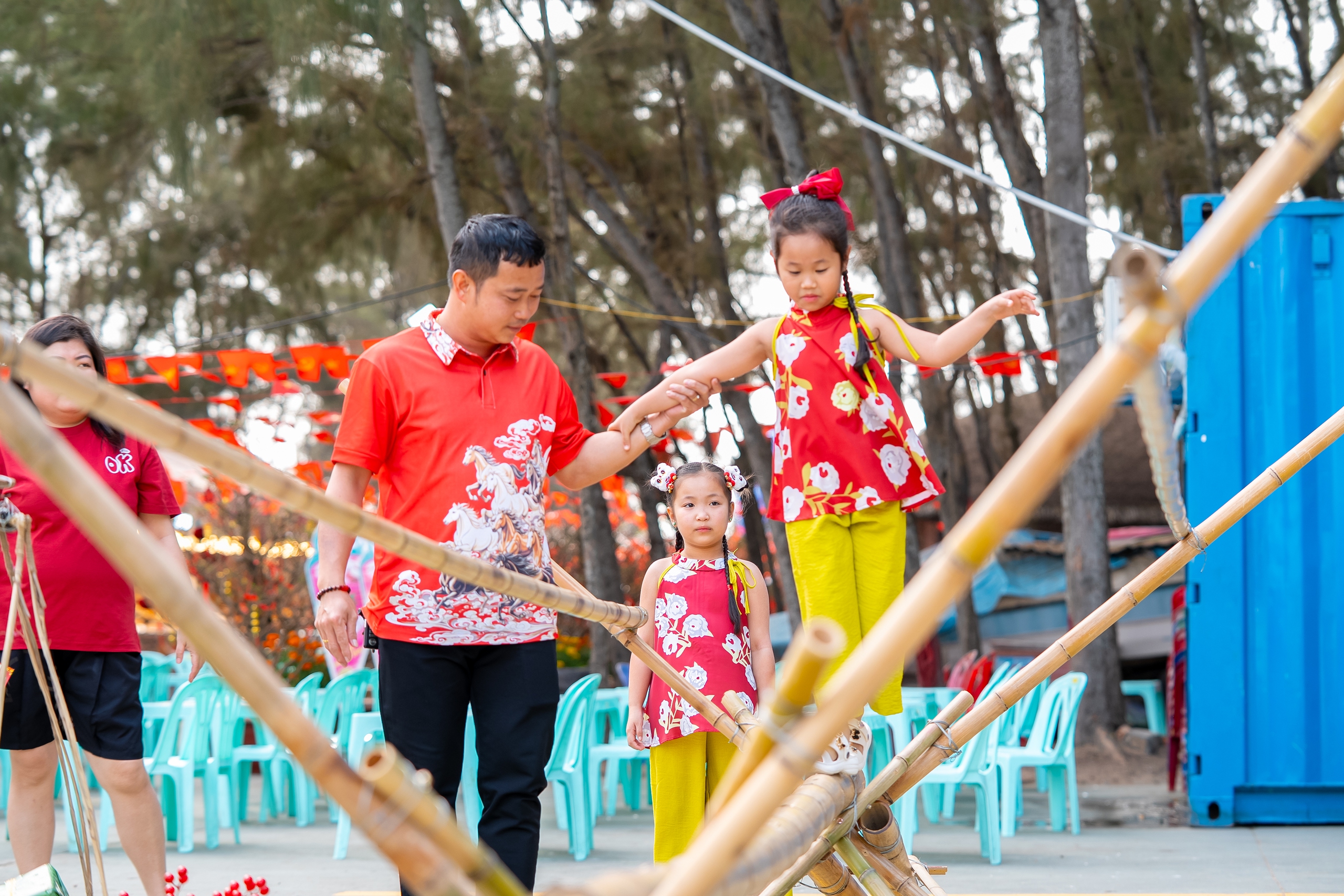 Xu khách đổ về Cần Giờ vui xuân, check-in mai đào- Ảnh 6.