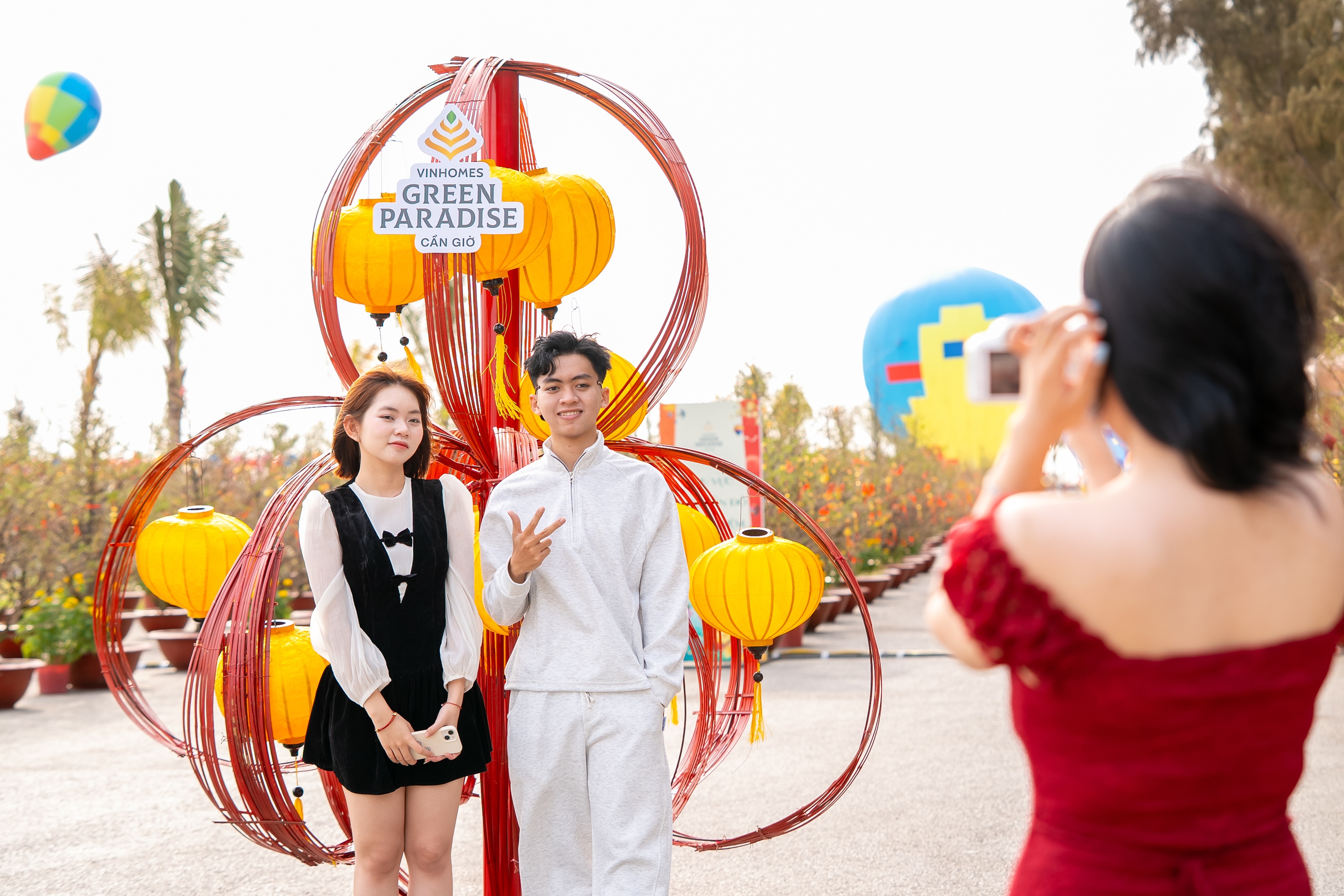 Xu khách đổ về Cần Giờ vui xuân, check-in mai đào- Ảnh 8.