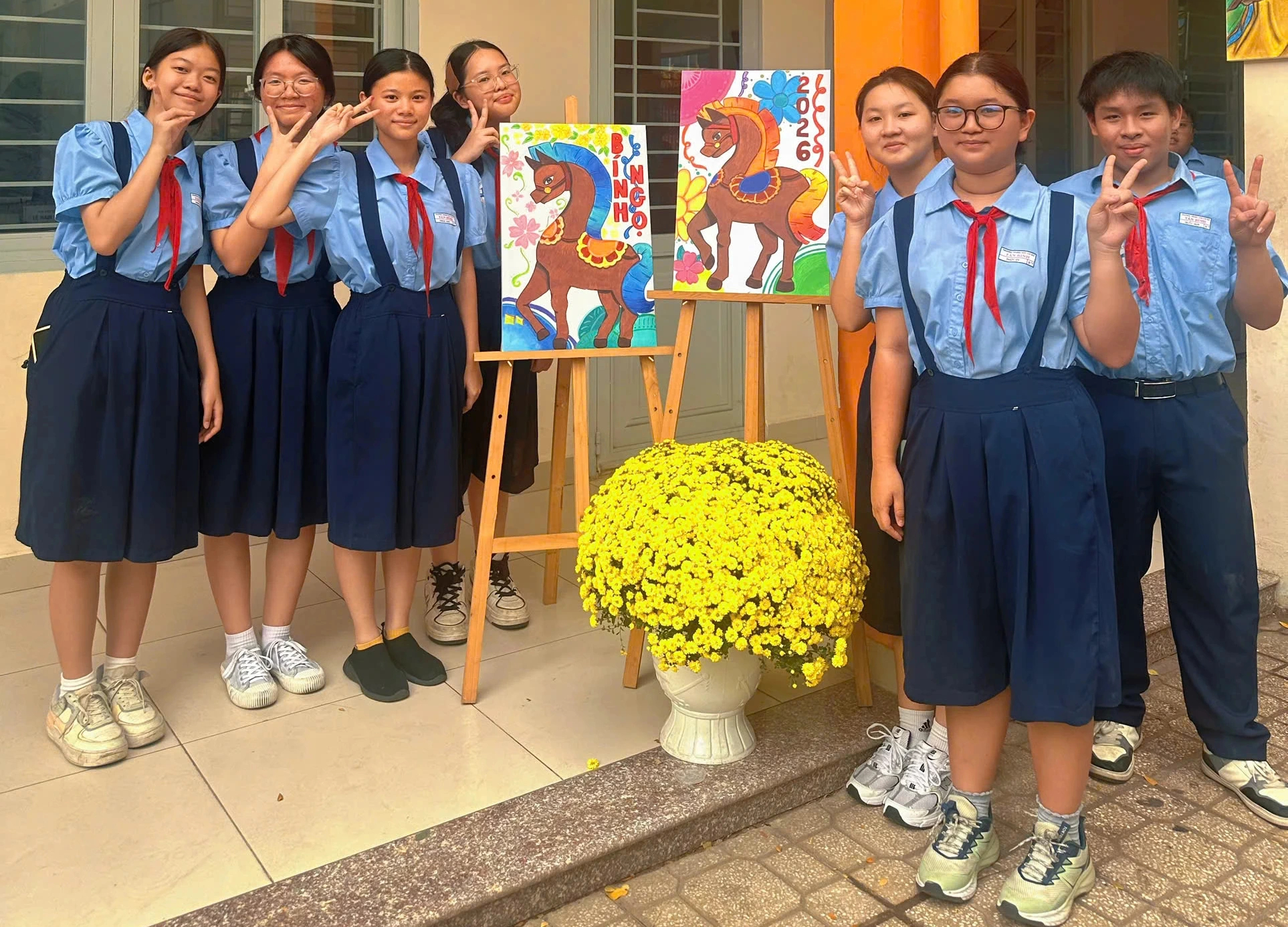 Tết B&iacute;nh Ngọ: Độc đ&aacute;o ngựa trong tranh của học sinh TP.HCM - Ảnh 2.