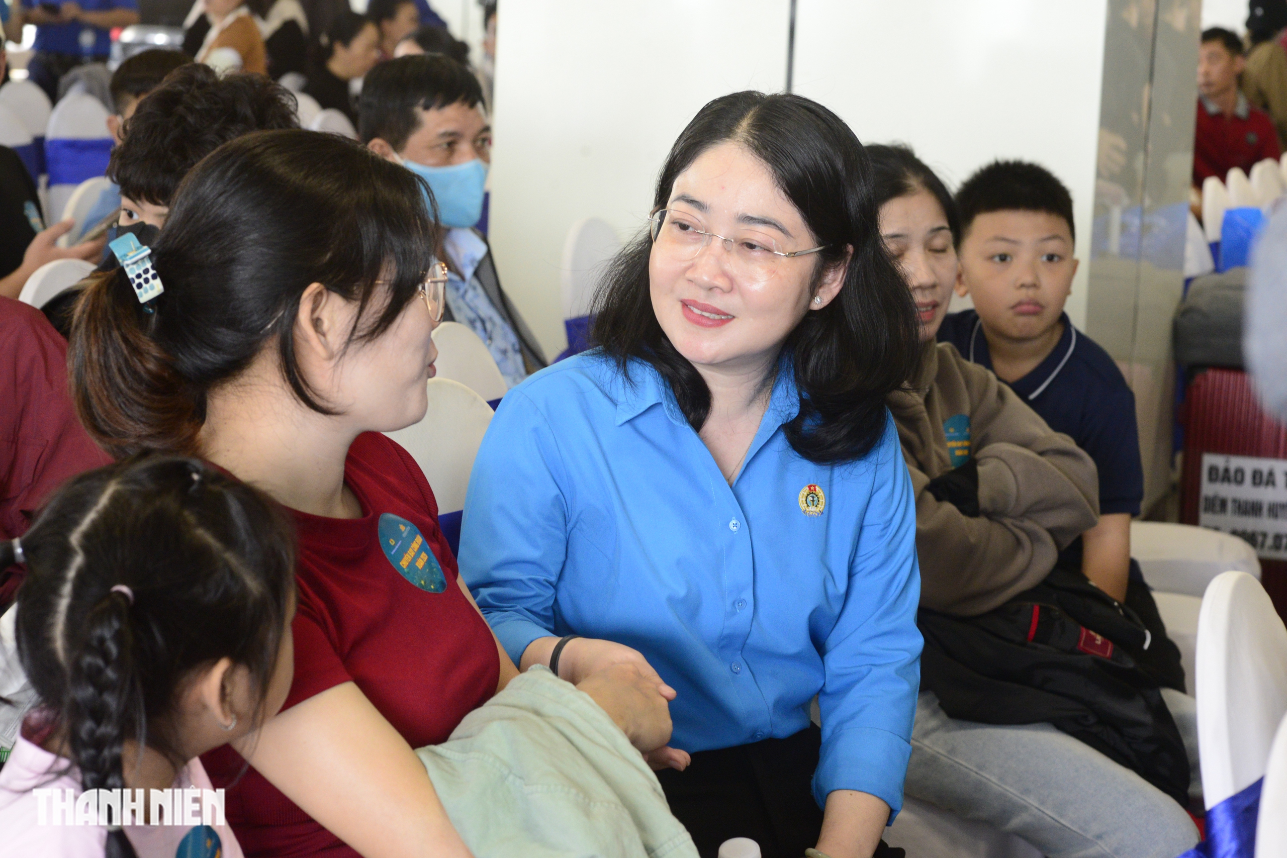 Cảnh x&uacute;c động trước giờ l&ecirc;n chuyến bay miễn ph&iacute; về qu&ecirc; ăn tết 2026- Ảnh 5.