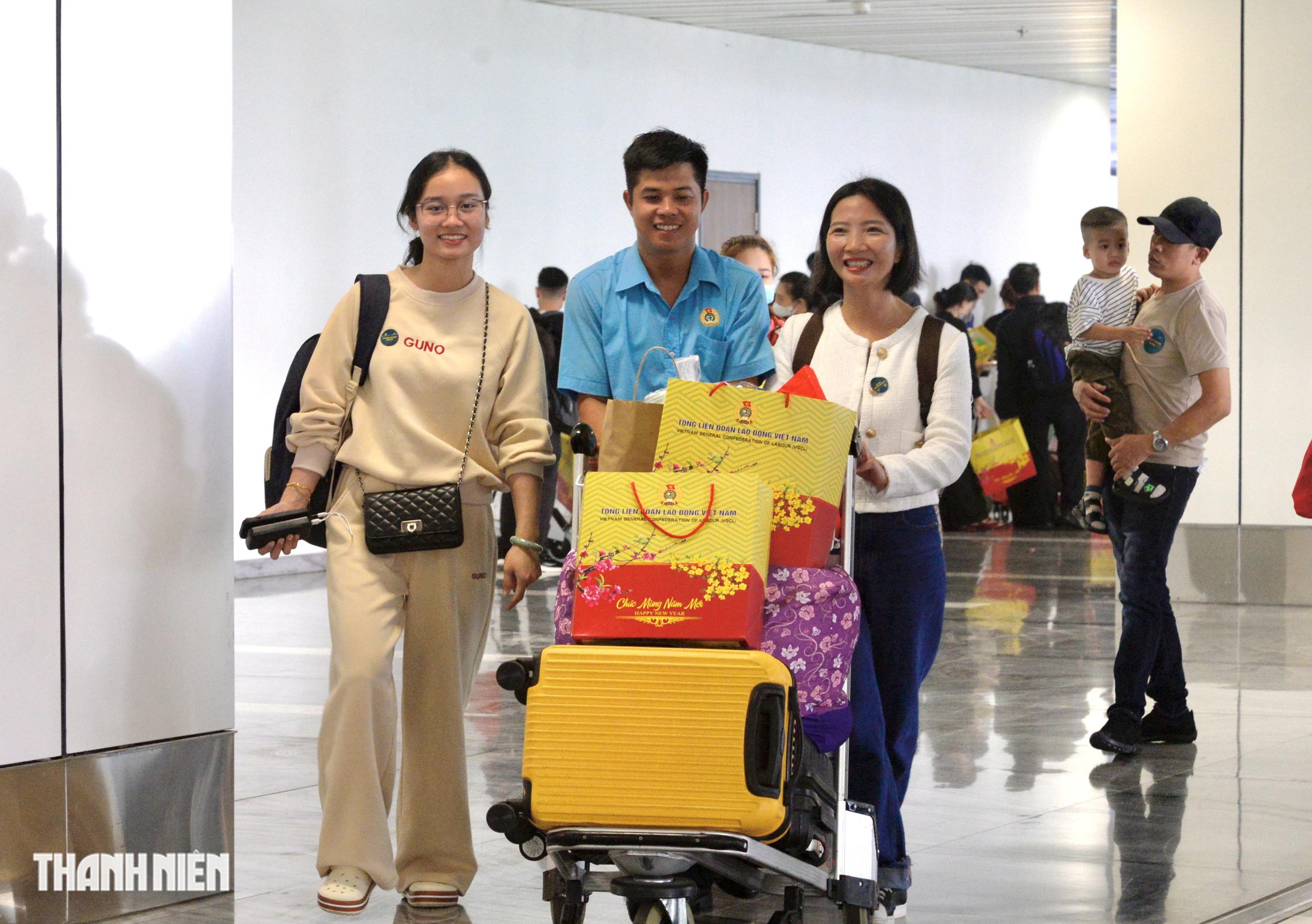 Đi m&aacute;y bay về qu&ecirc; ăn tết 2026: '10 năm kh&ocirc;ng về, c&oacute;mơ cũng kh&ocirc;ng d&aacute;m nghĩ' - Ảnh 4.